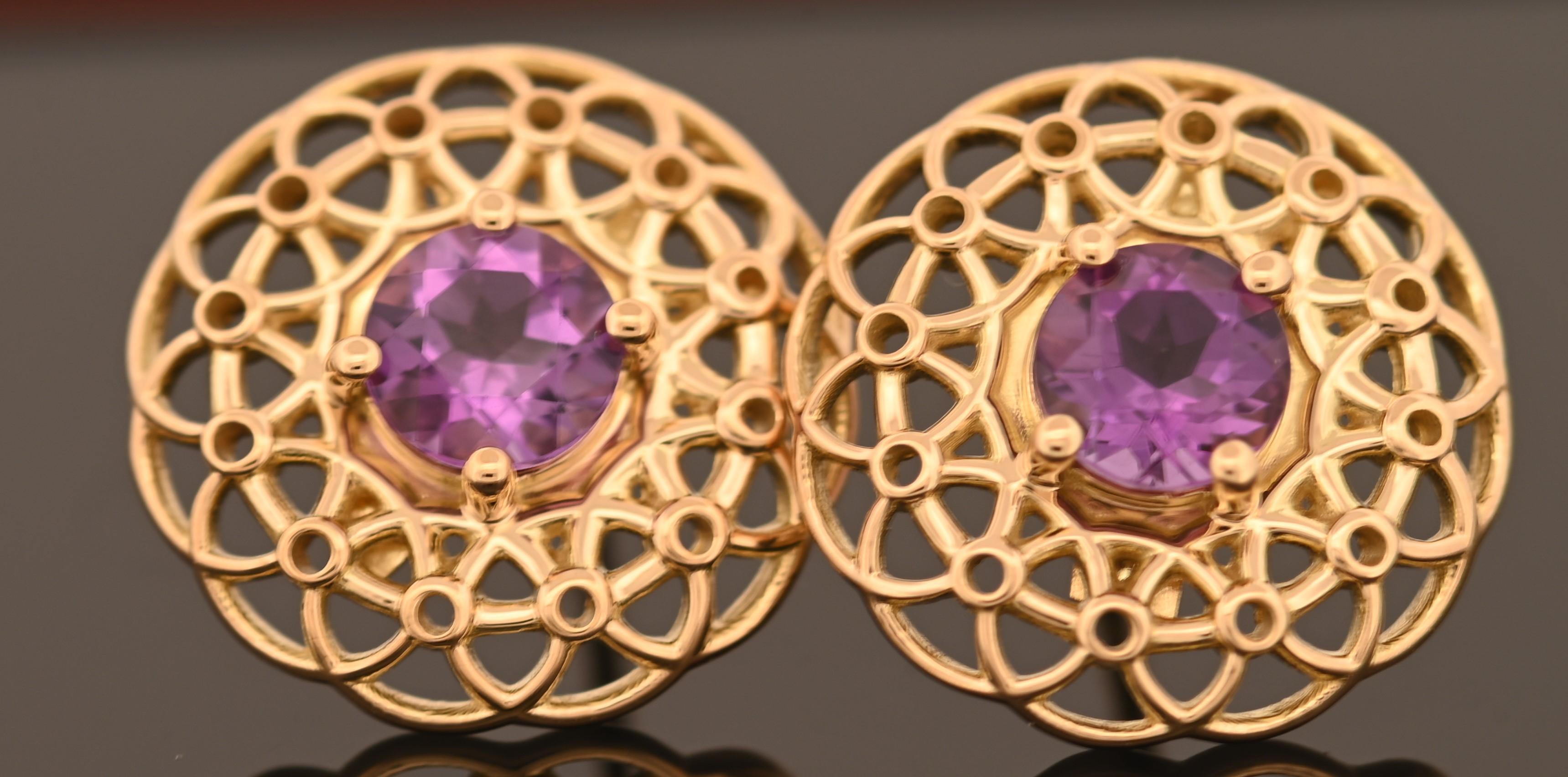 Round Cut Classic Design 18K Yellow Halo Earring with Amethyst For Sale