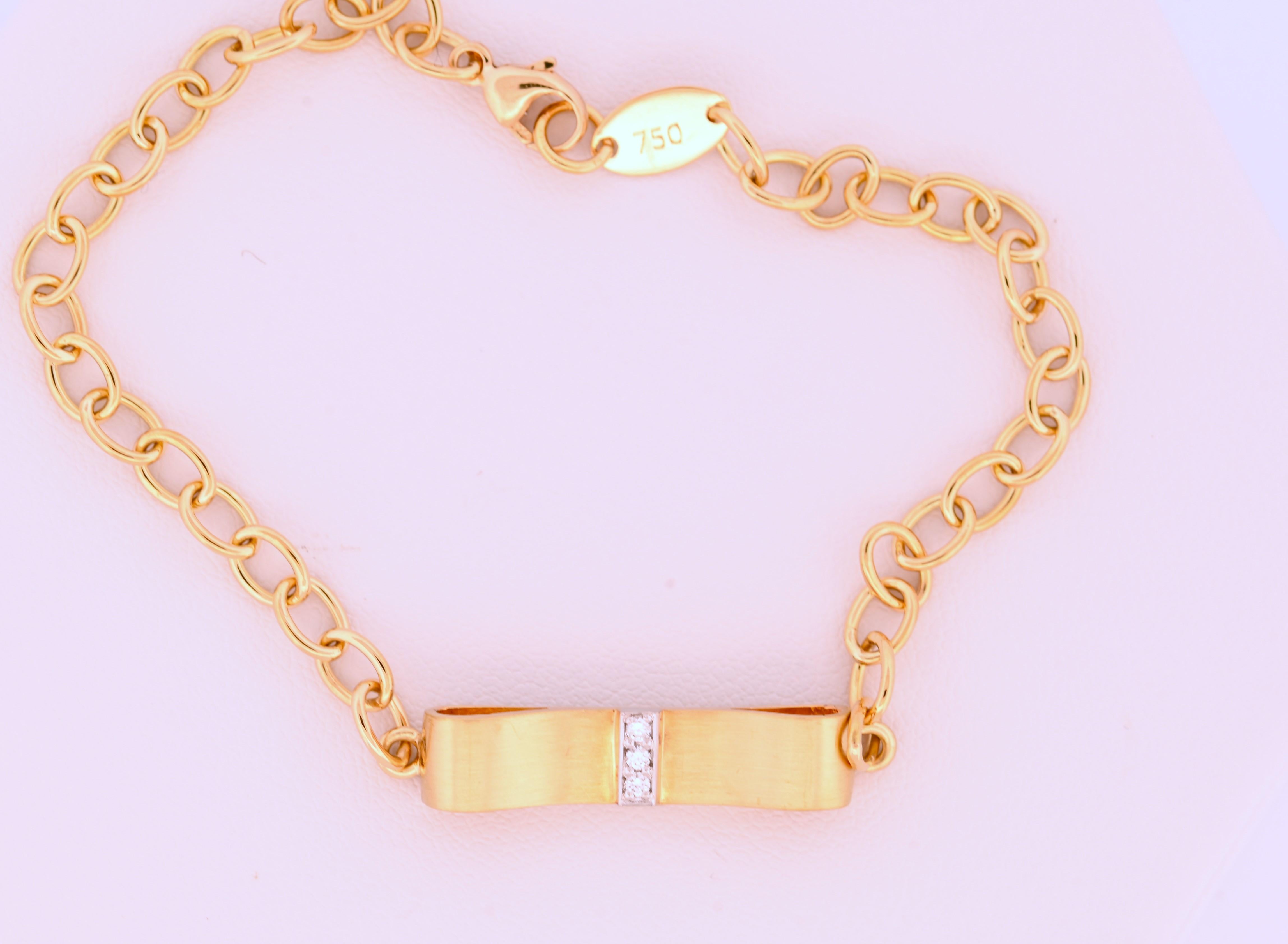 Moderno Bracciale a nastro giallo 18 carati con diamanti dal design classico in vendita