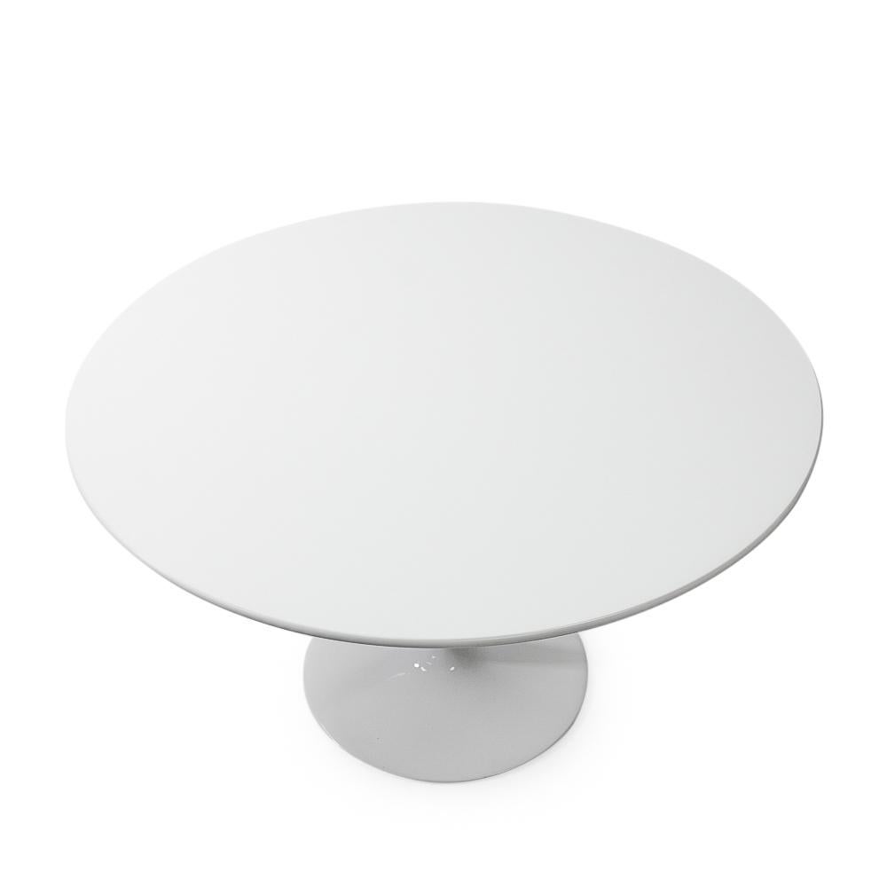 Mid-Century Modern Classic Design Eero Saarinen Round Coffee Table, Knoll International