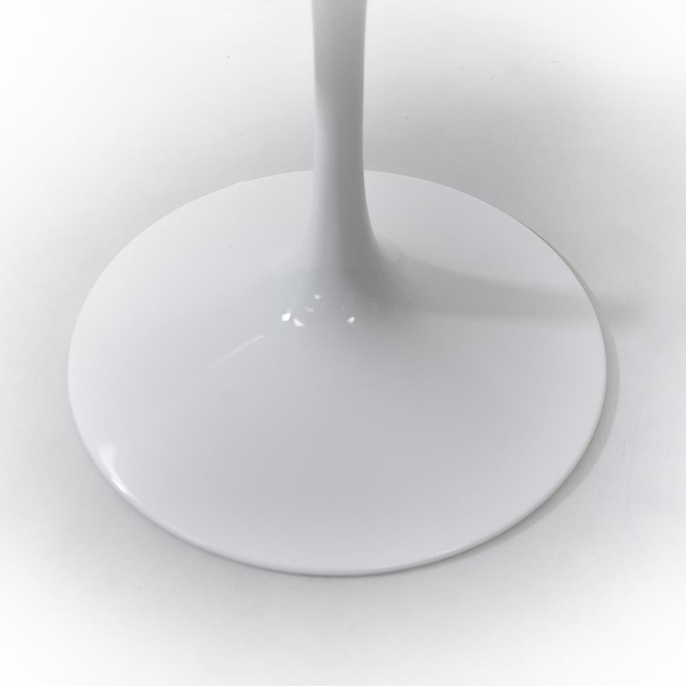 Contemporary Classic Design Eero Saarinen Round Coffee Table, Knoll International
