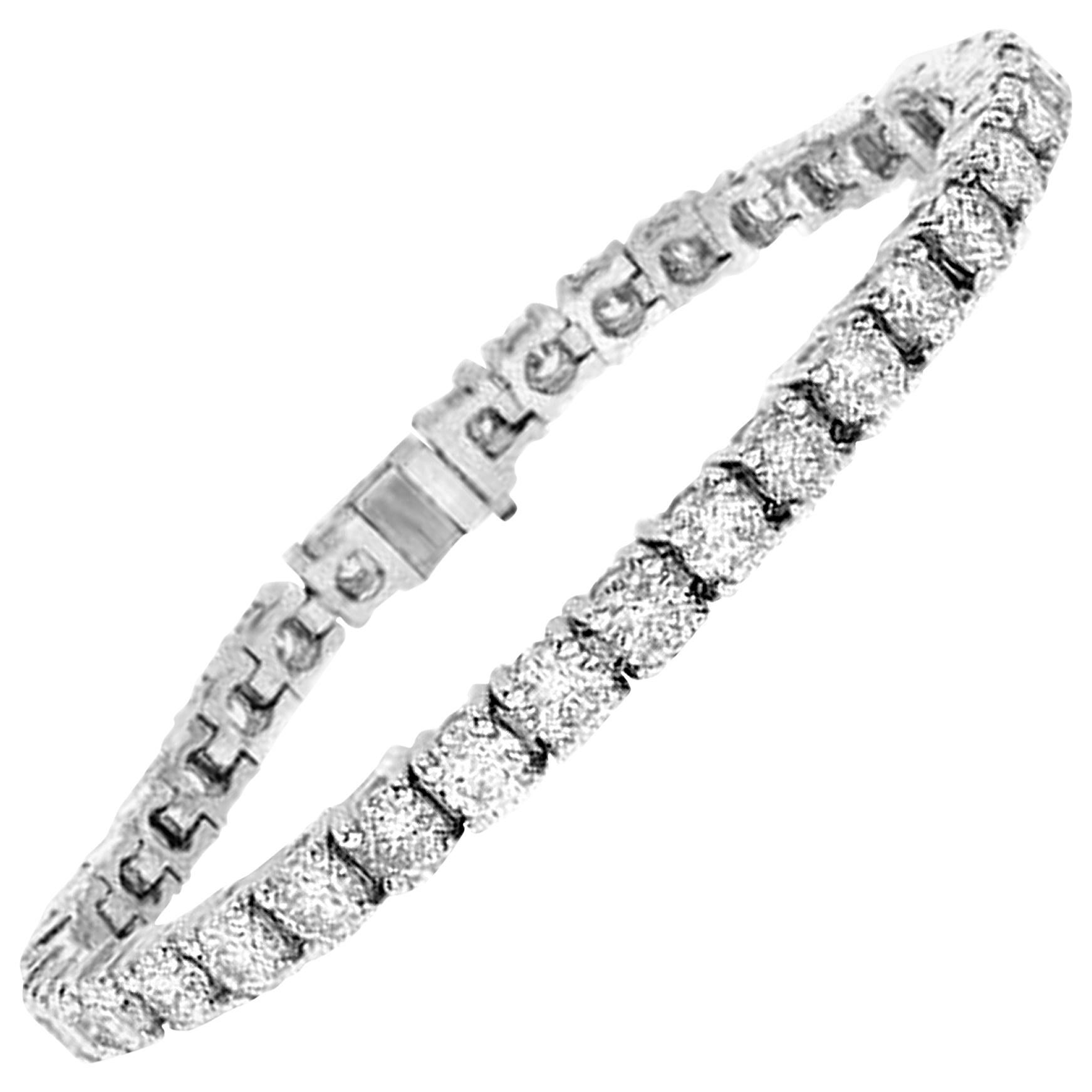 Classic Diamond 14k White Gold Tennis Bracelet 33 round brilliant 11.22 Carat TW For Sale