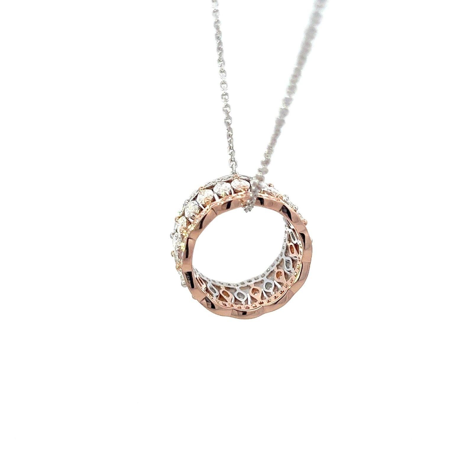 Taille coussin antique Collier classique en or jaune blanc 18K avec diamants en vente