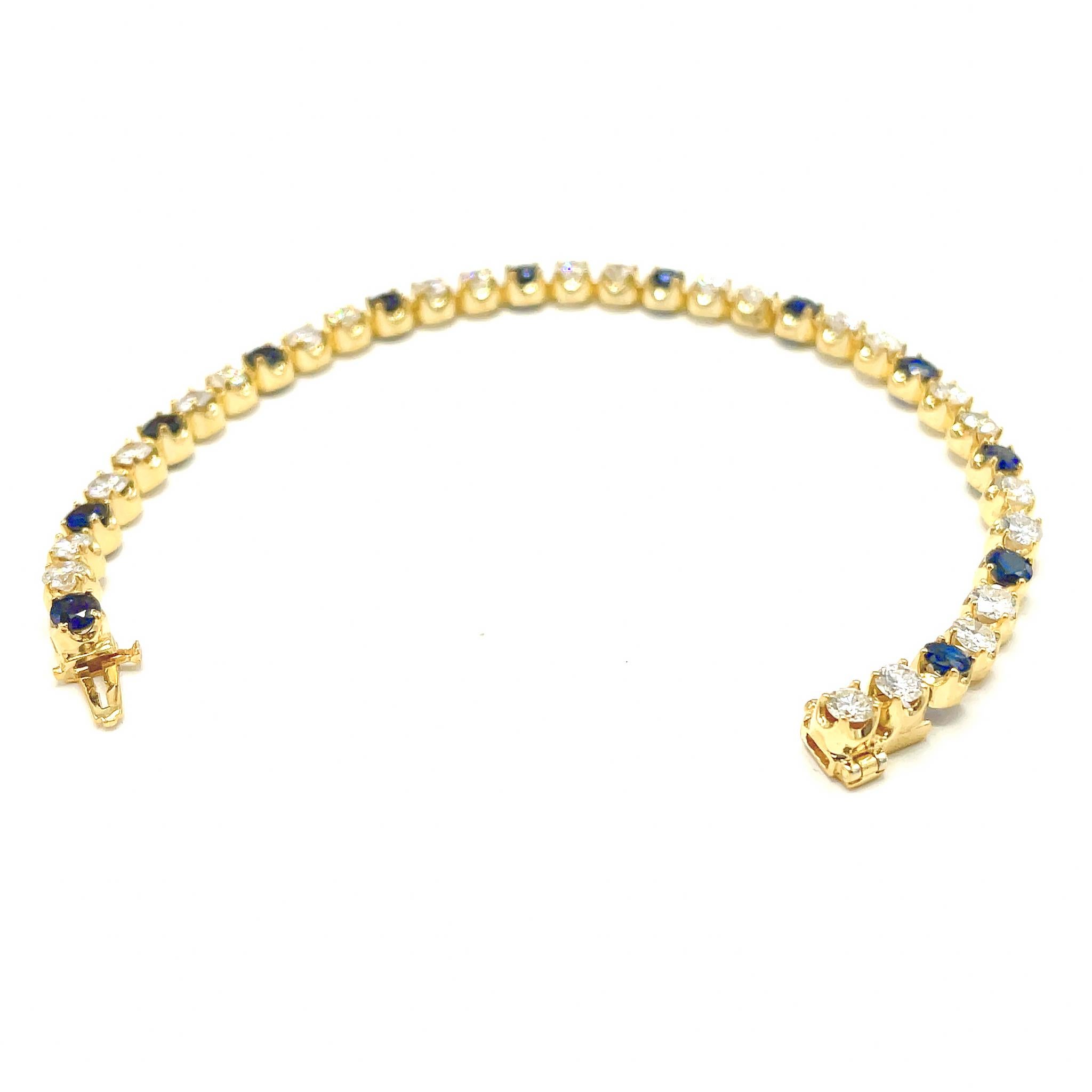 Women's Classic Diamond and Sapphire Tennis Bracelet For Sale