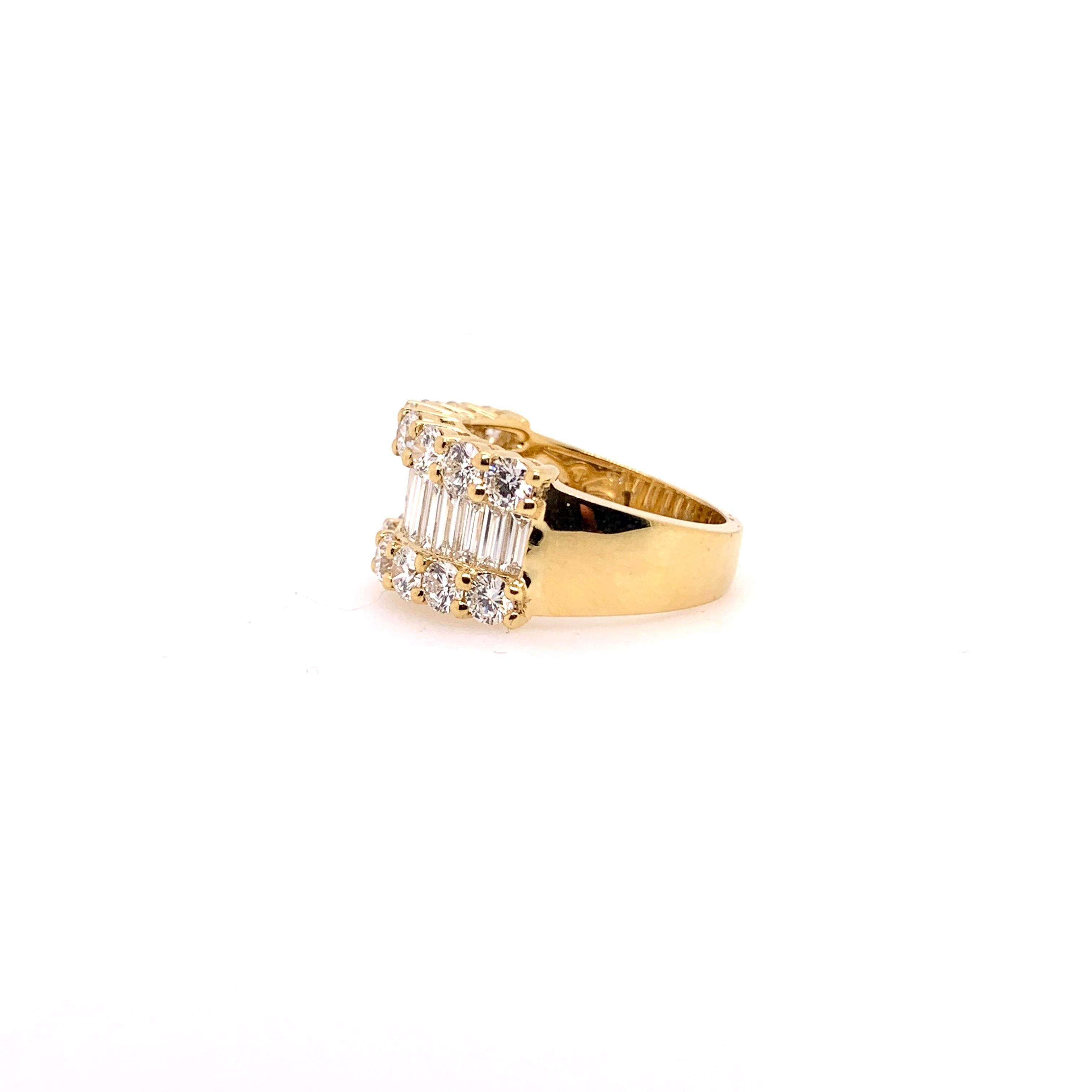 This iconic ring is a staple for any jewelry collection.  In 18k yellow gold, it has 3.46 cts. of large round diamonds and baguettes that perfects the combination of form and function. 


Ring Size : 6.5 ( can be resize)
Diamonds: 3.46
Metal: 18k