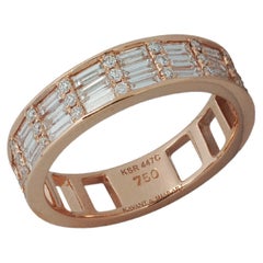 Sortija clásica de 3 anillos con diamantes en engastes de oro rosa de 18 quilates