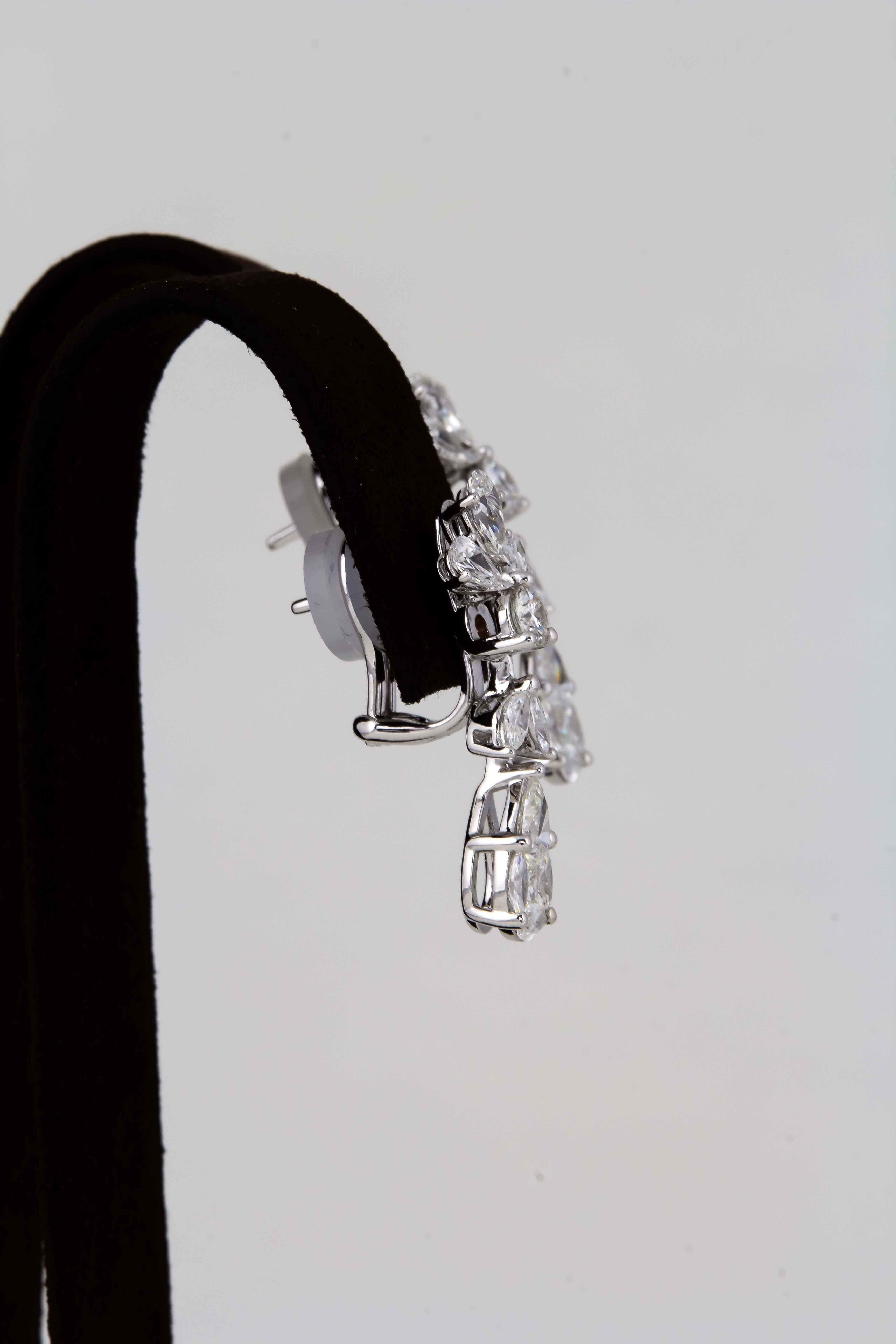 Pear Cut Classic Diamond Drop Earrings For Sale
