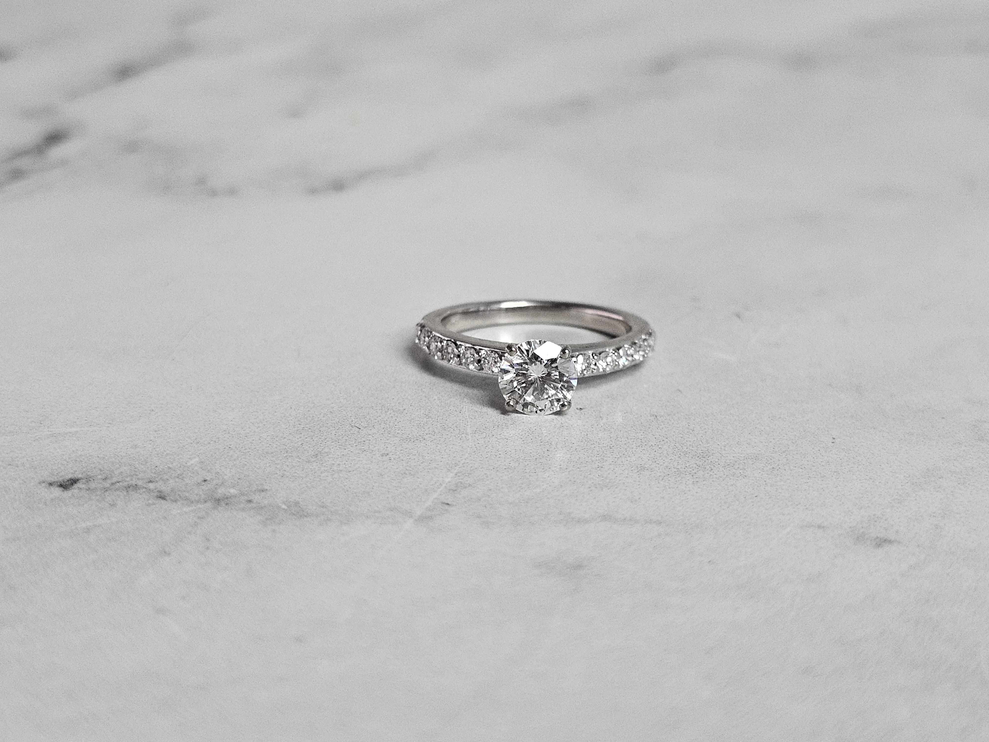 Classic Diamond Engagement Ring 14k White Gold In New Condition For Sale In Sugar Land, TX
