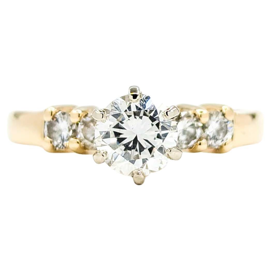 Klassischer Diamant-Verlobungsring aus 14k Gelbgold