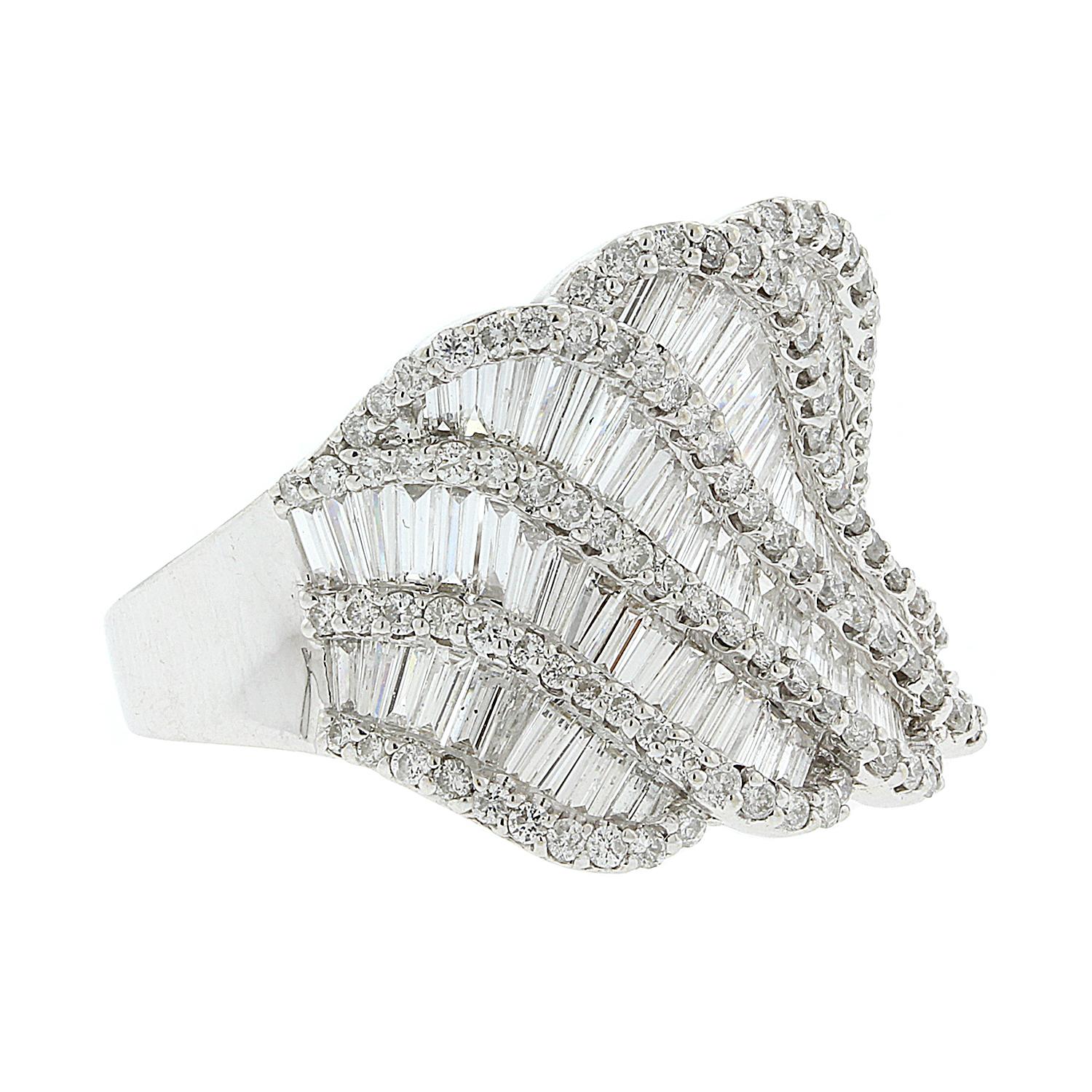 Classic Diamond Gold Spiral Ring In New Condition In Beverly Hills, CA