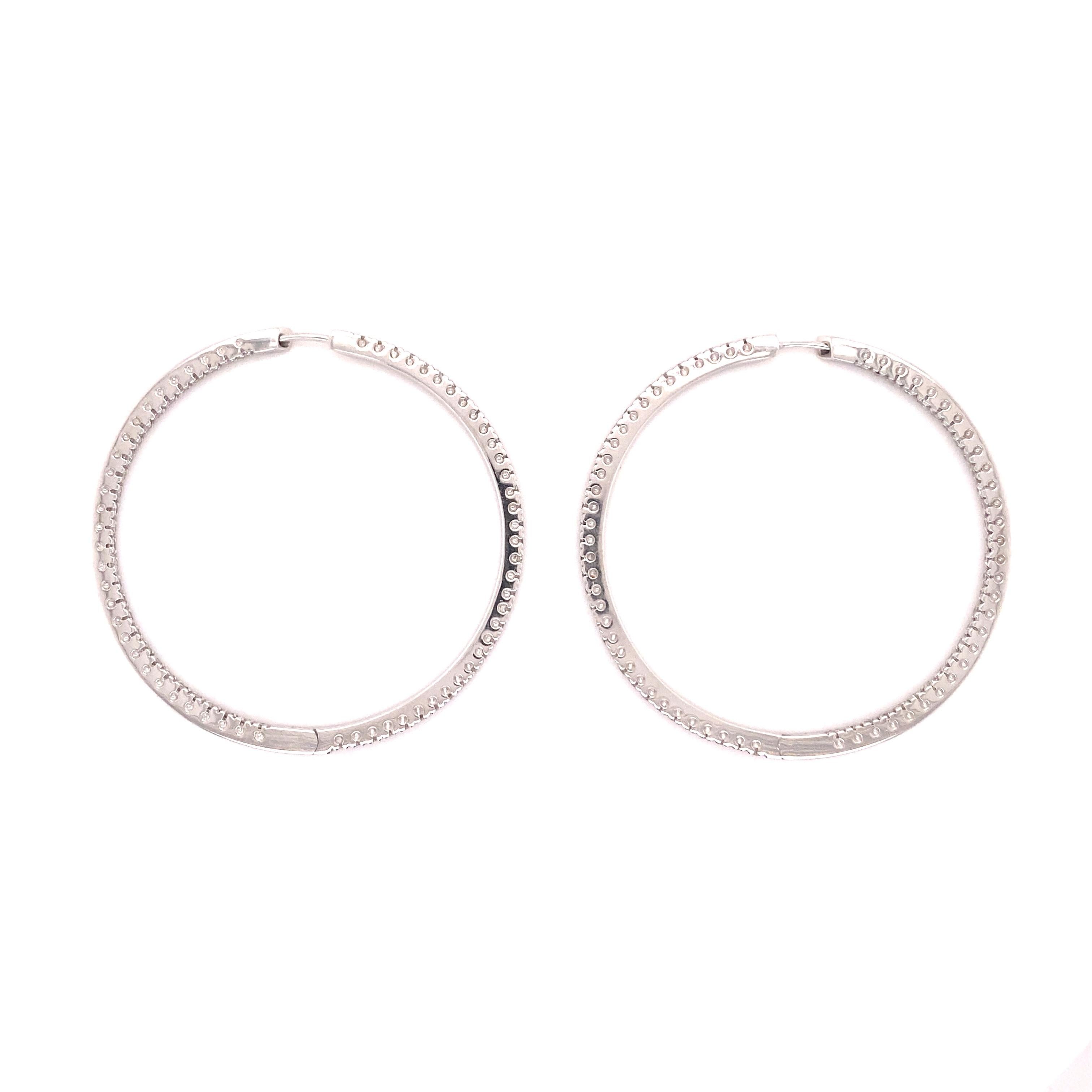 Women's or Men's Classic Diamond Hoop Earrings in 18 Karat White Gold For Sale