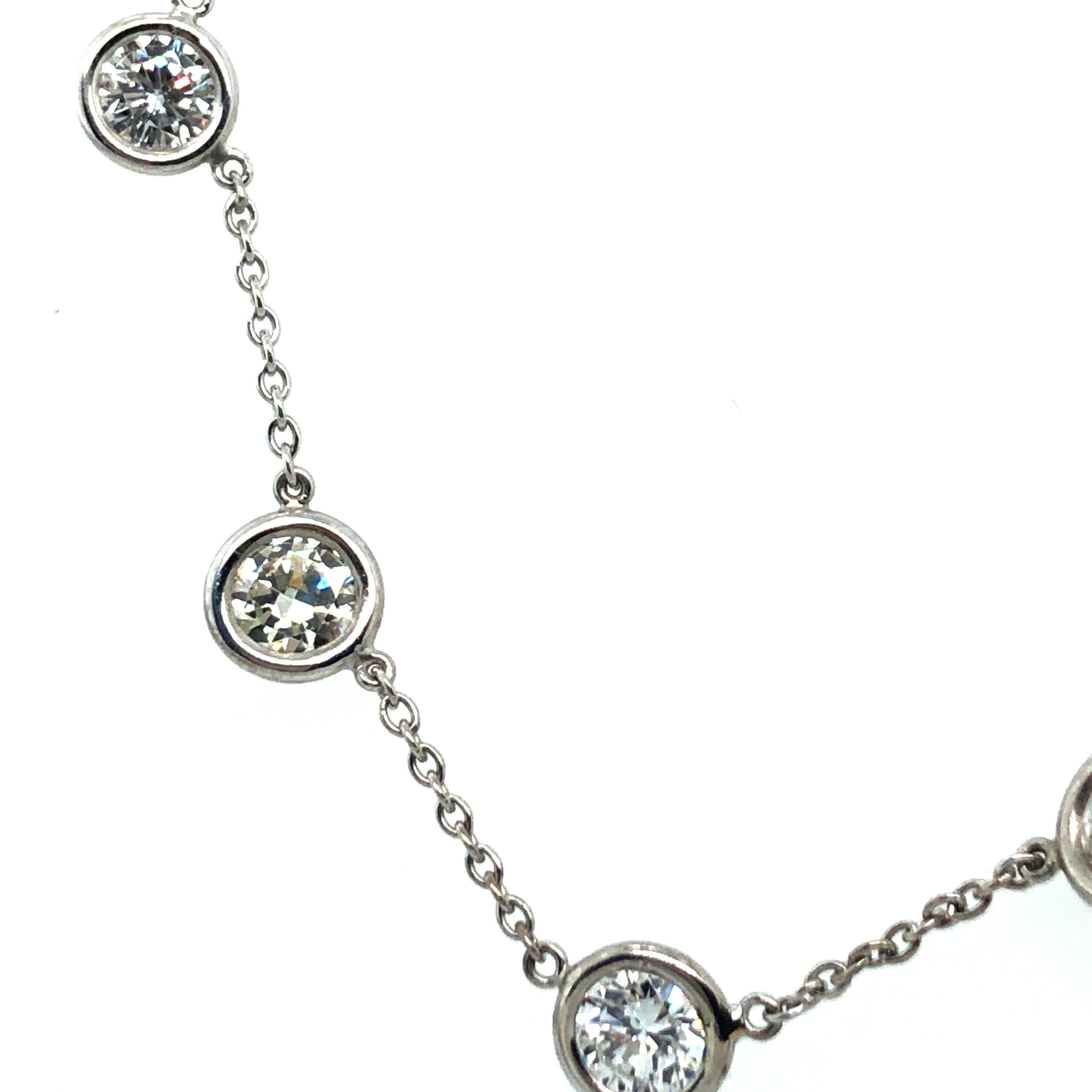 Classic Diamond Necklace in 18 Karat White Gold In Excellent Condition For Sale In Lucerne, CH