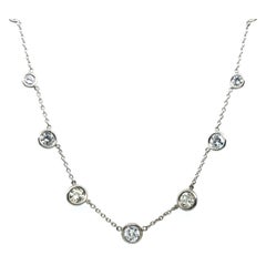 Collier classique de diamants en or blanc 18 carats