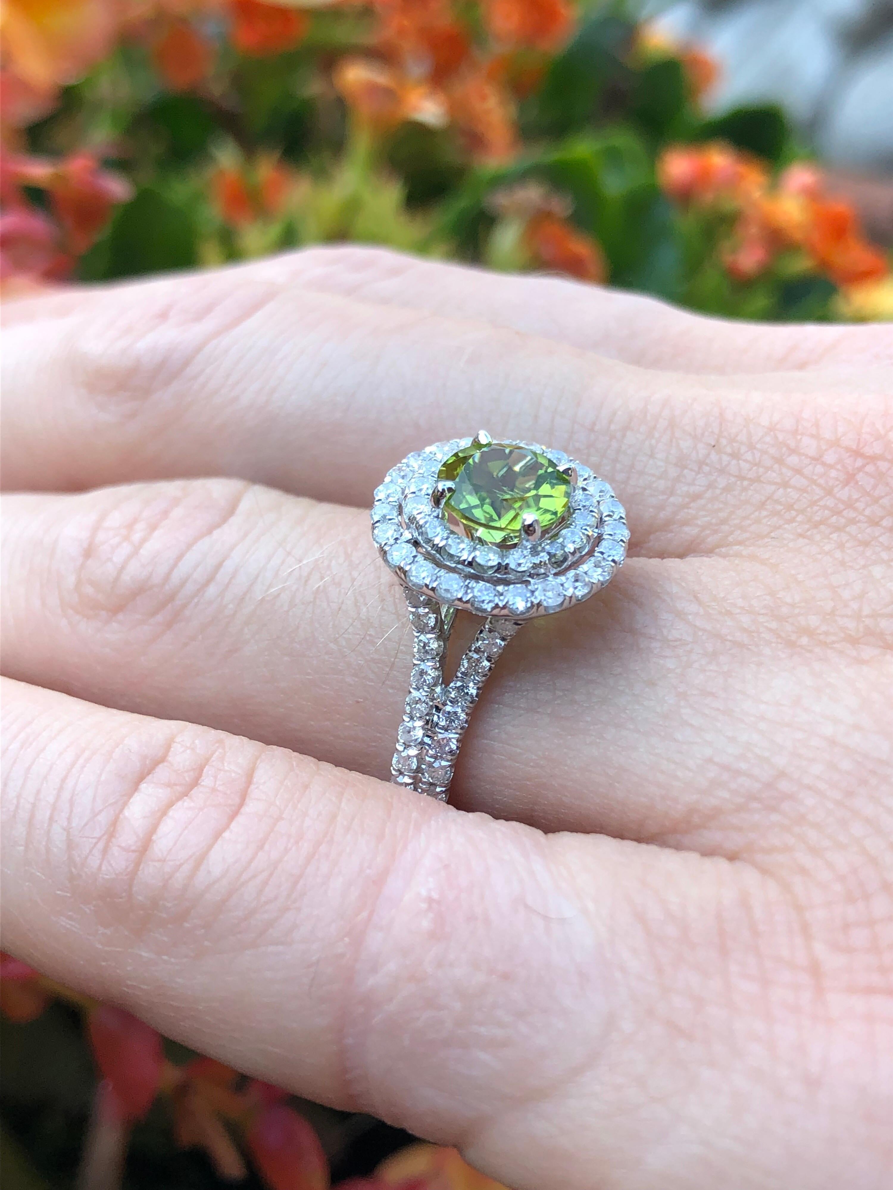 Anillo Peridoto Redondo 1,41 Quilates en Nuevo estado para la venta en Beverly Hills, CA