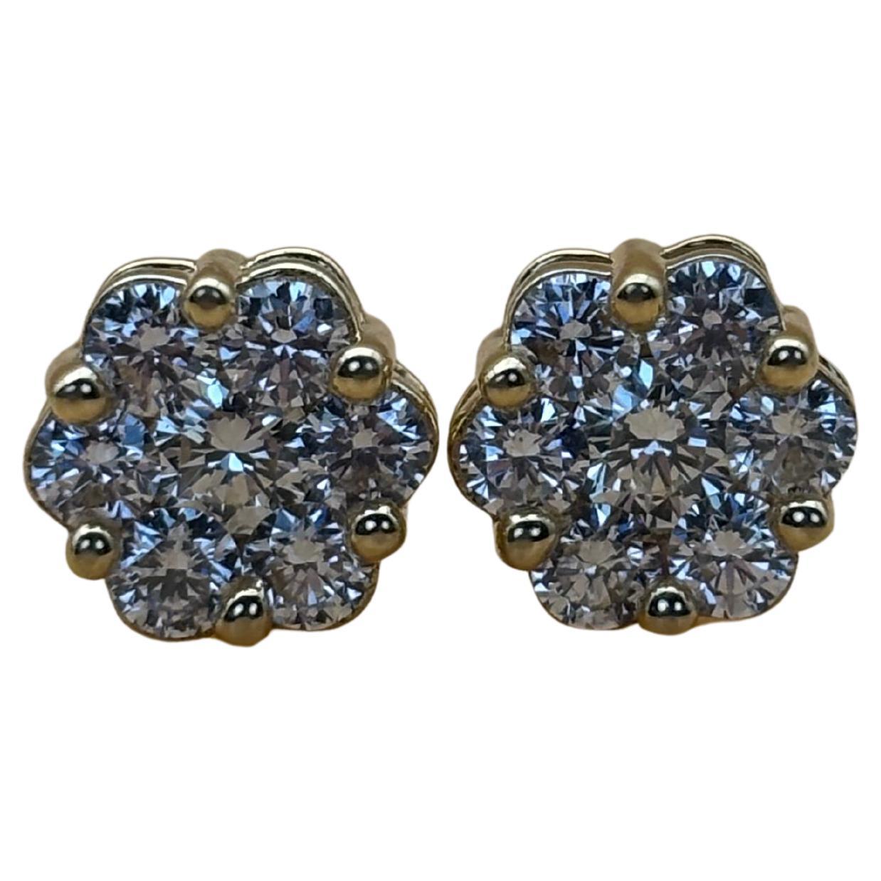 Classic Diamond Stud Earrings 1.37 Carats VS E-G in 18K Yellow Gold For Sale