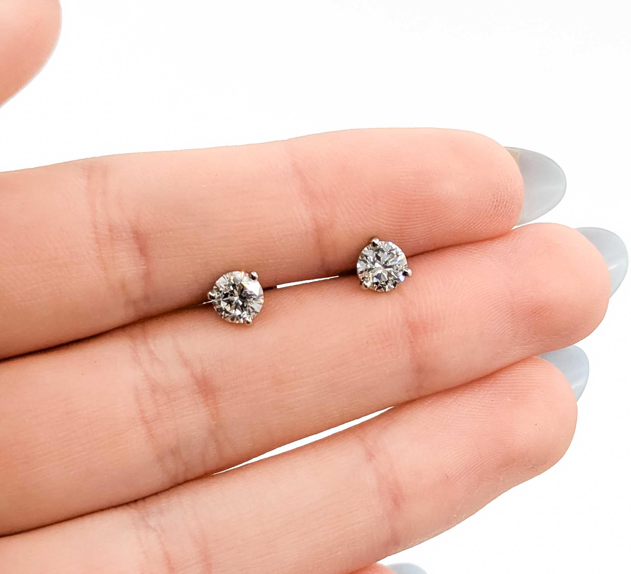 Femenino o masculino Pendientes clásicos de diamantes en oro blanco de 14k en venta