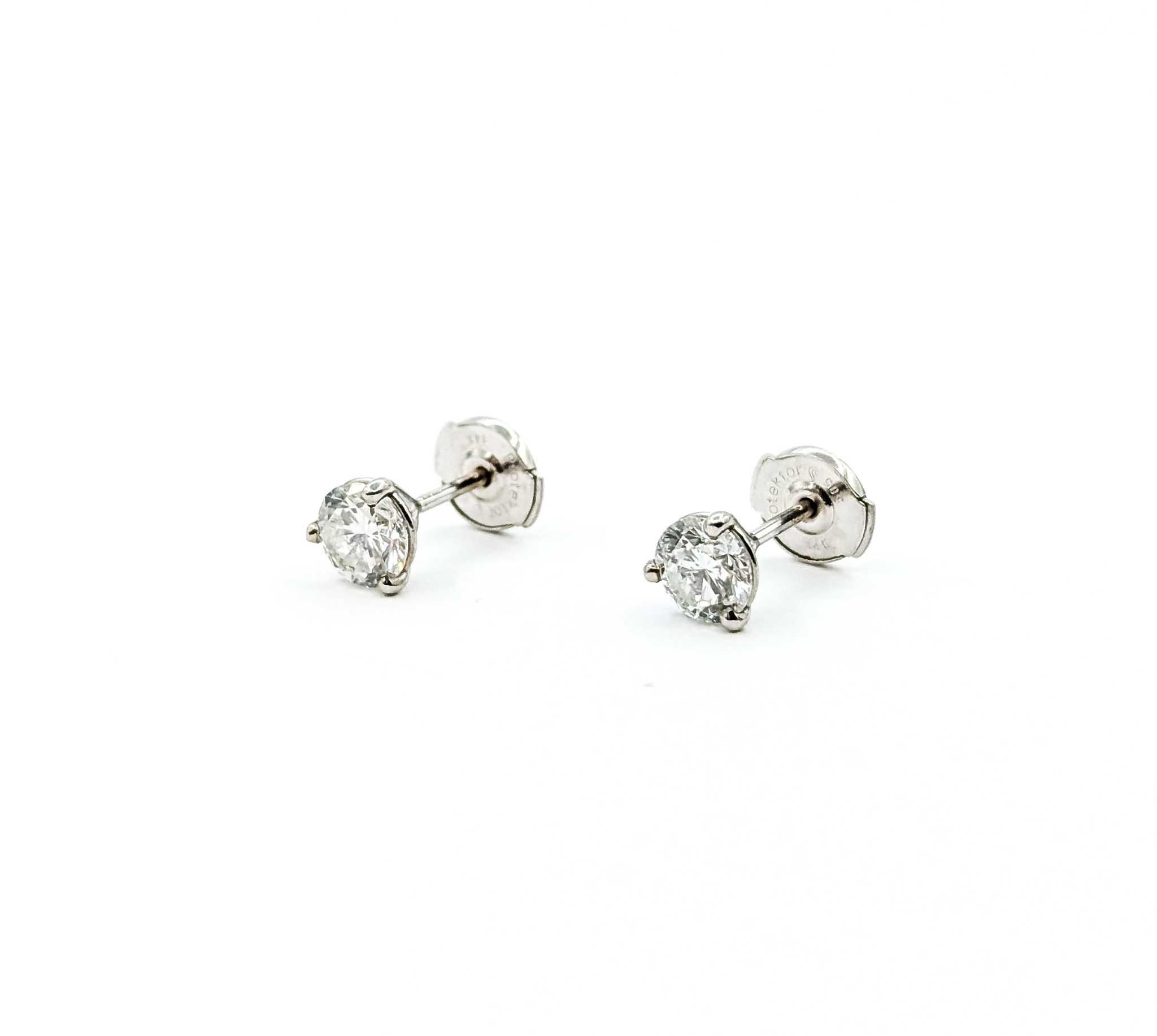 Pendientes clásicos de diamantes en oro blanco de 14k en venta 2