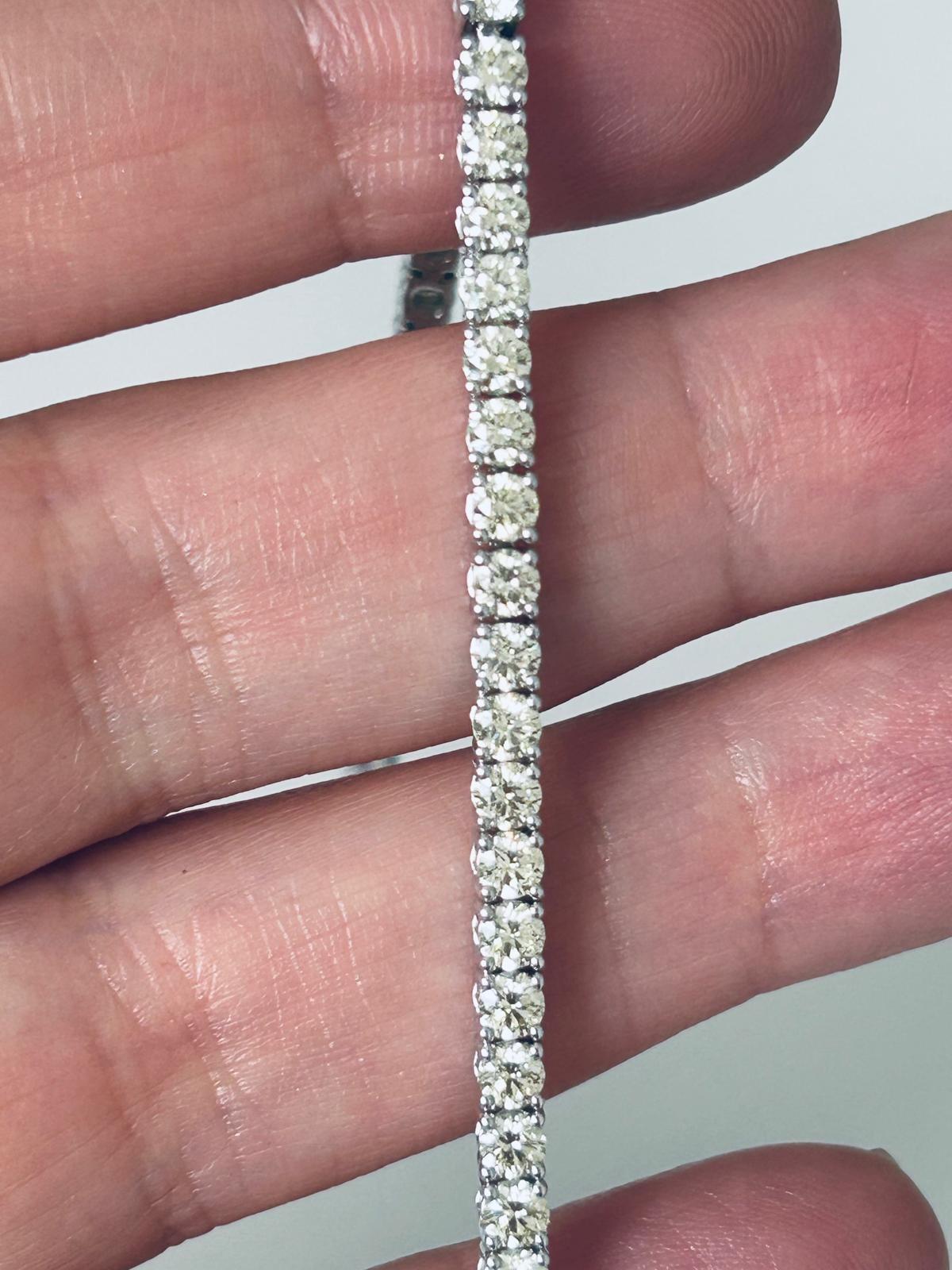 Pulsera de Tenis Clásica de Diamantes - 5,17 Quilates Corte redondo en venta