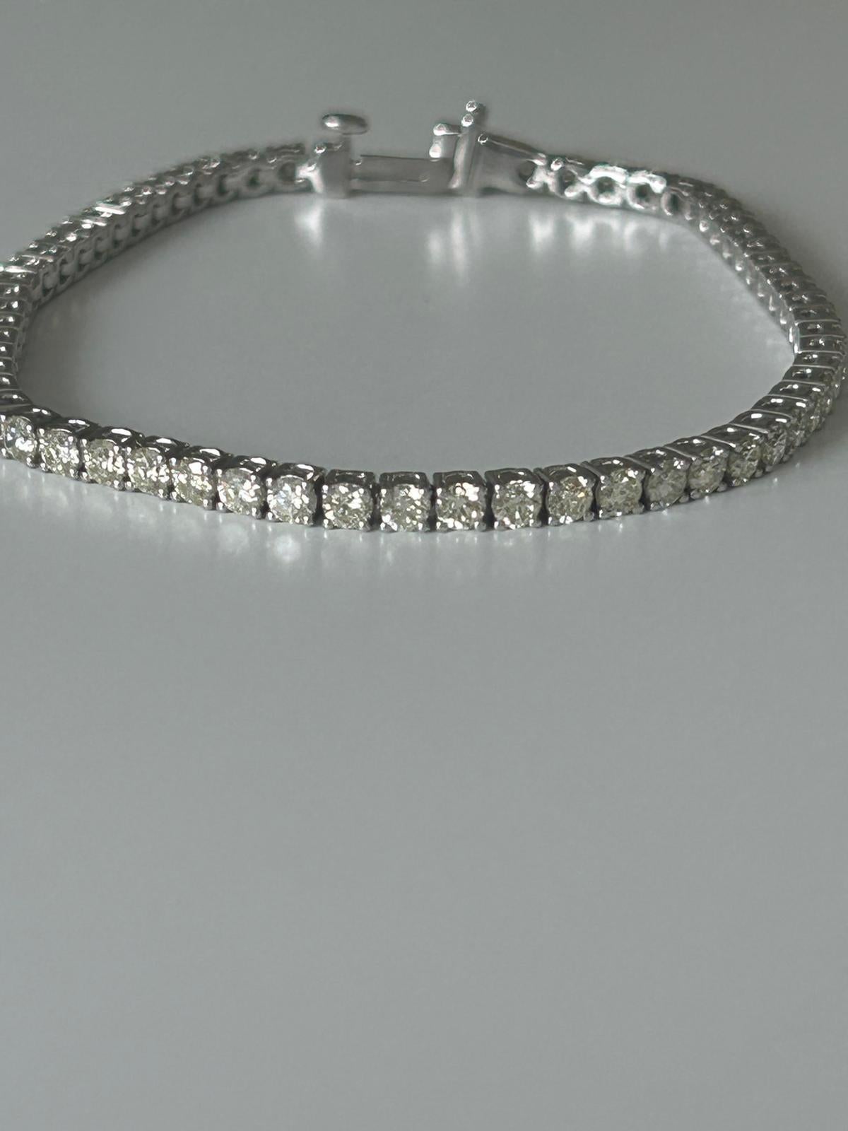 Femenino o masculino Pulsera de Tenis Clásica de Diamantes - 5,17 Quilates en venta