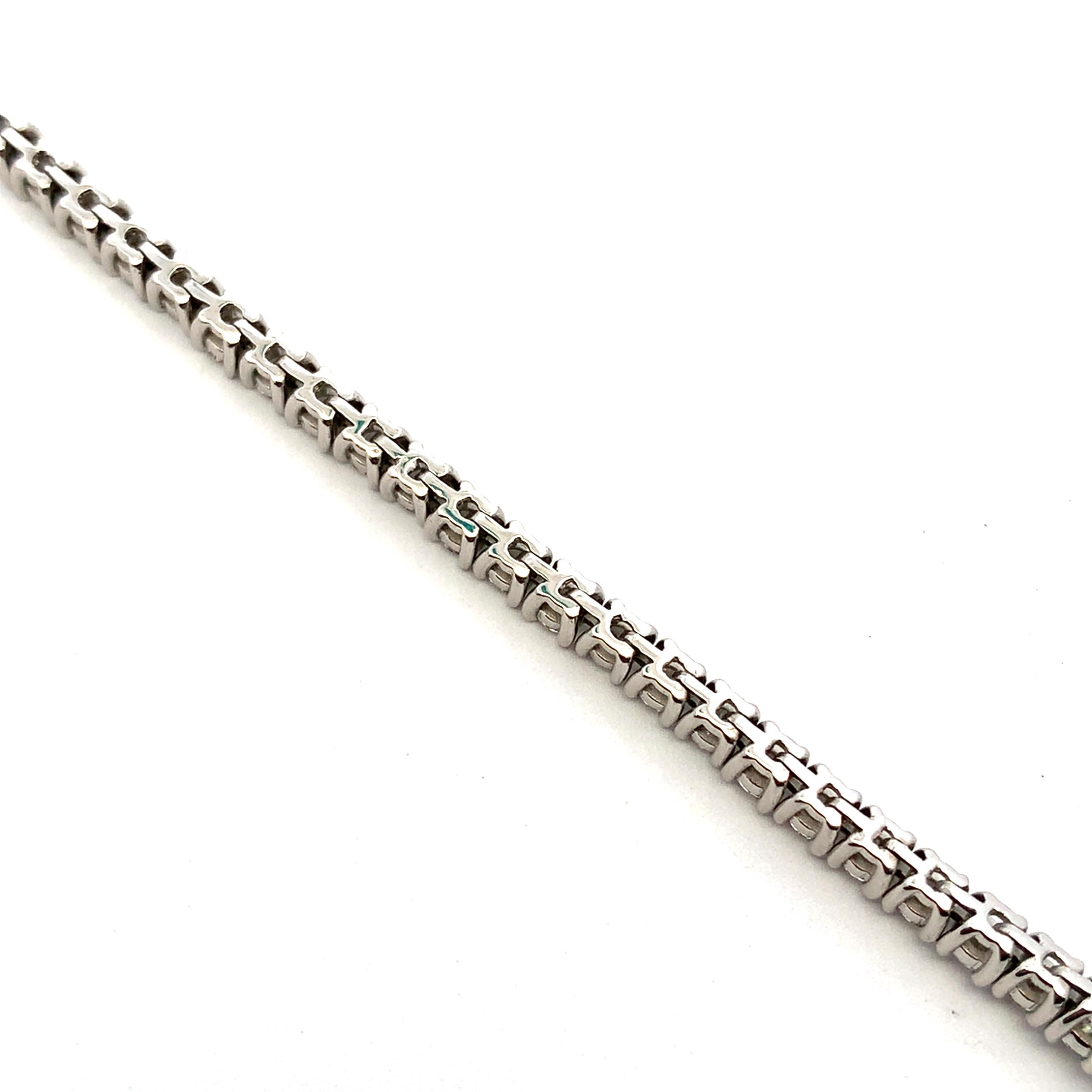 Bracelet de tennis classique en diamant platine en vente 2