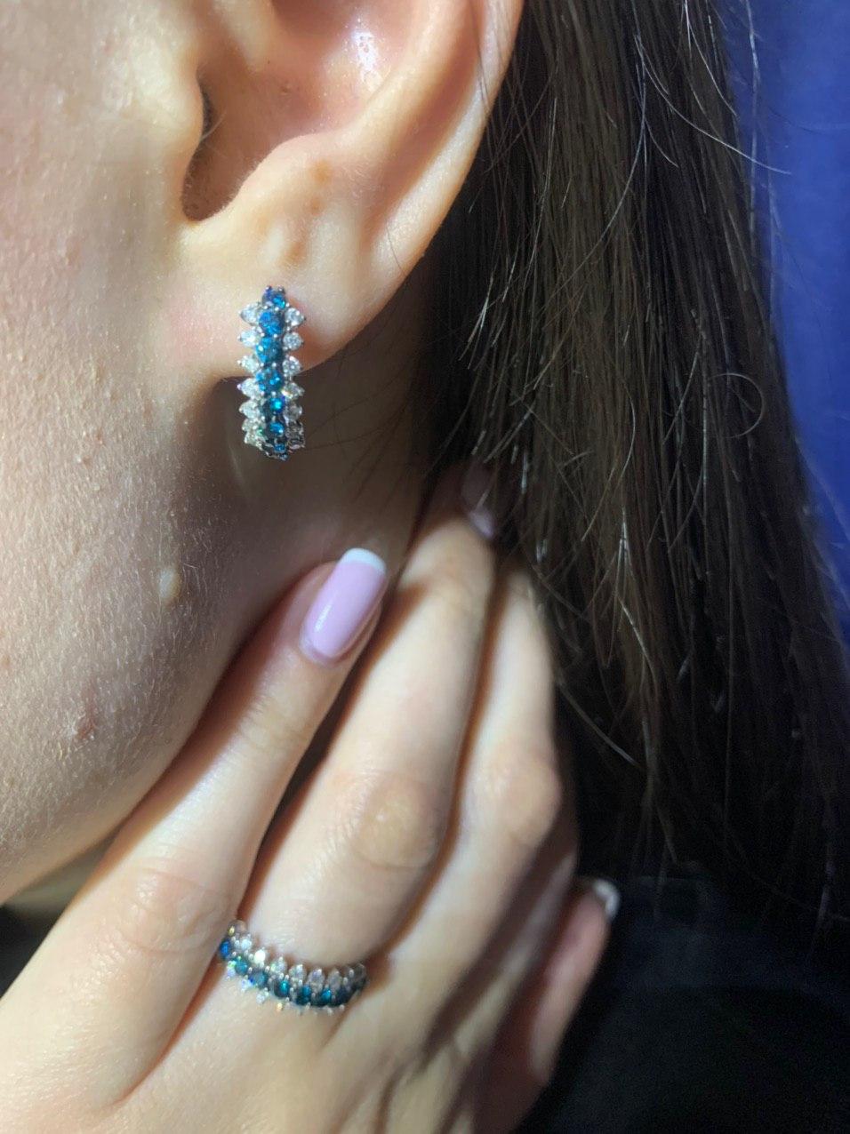 Klassische klassische Diamant-Ohrringe aus Weißgold Damen im Angebot