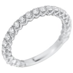 Bague classique en or blanc et diamants