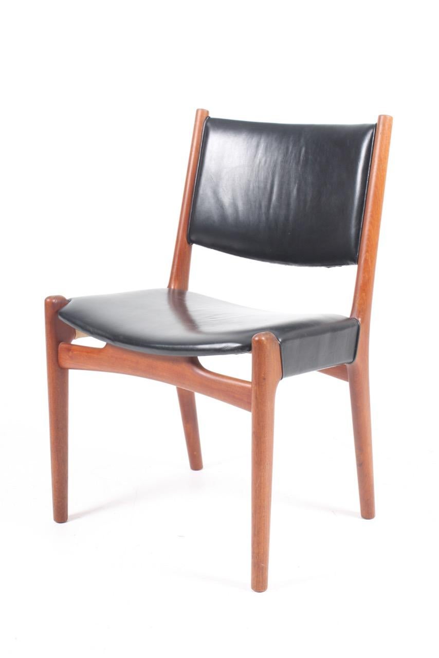 Set of 6 great looking chairs in teak and patinated leather. Designed by Maa. Hans J Wegner and made by cabinetmaker Johannes Hansen. Great original condition.
