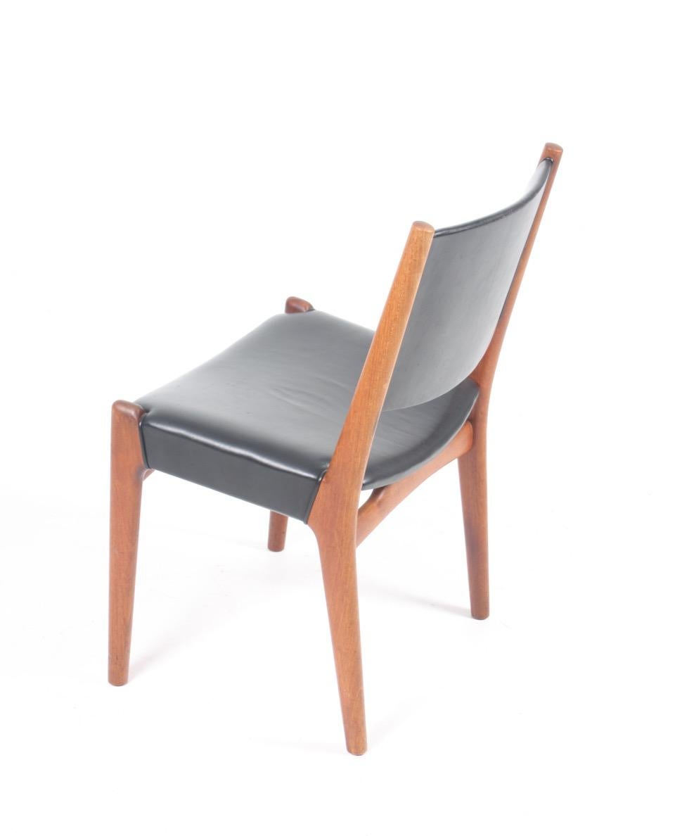 Scandinavian Modern Classic Dining Chairs by Hans J. Wegner