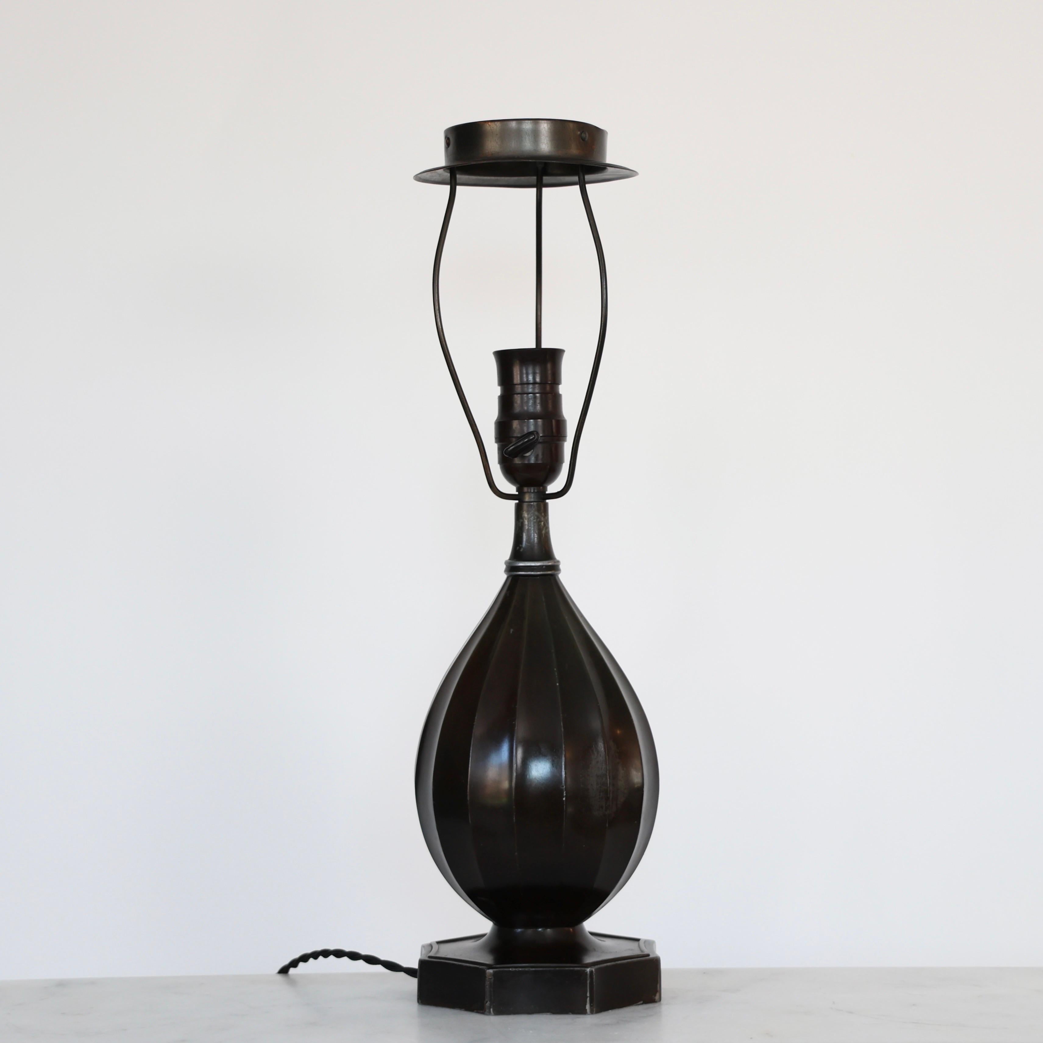 Classic Diskometal Table Lamp by Just Andersen, 1930s, Denmark In Fair Condition For Sale In Værløse, DK