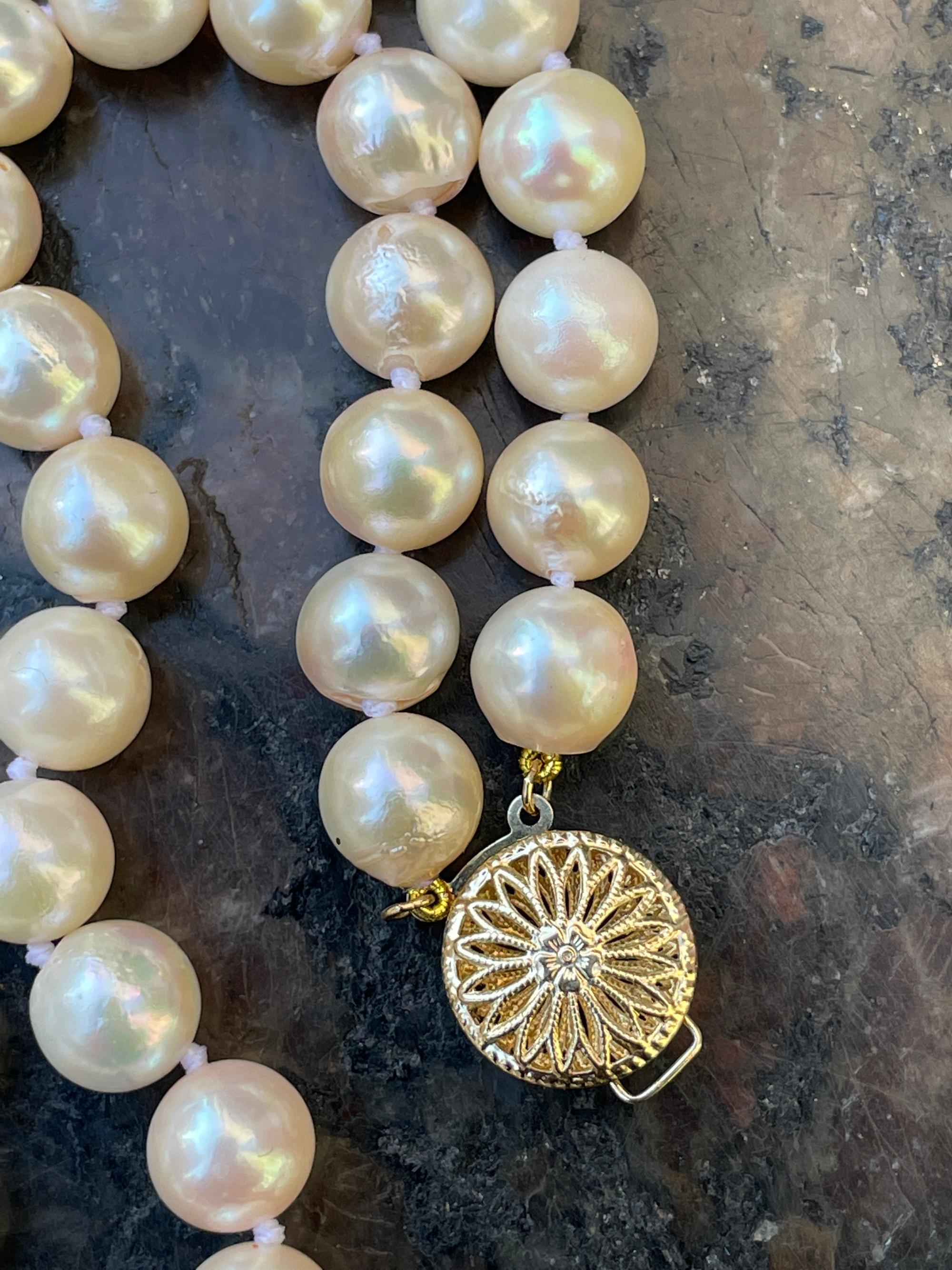 Classico  Collana a doppio filo con perle coltivate giapponesi da 7,5 a 8 mm in oro 14k in vendita 6