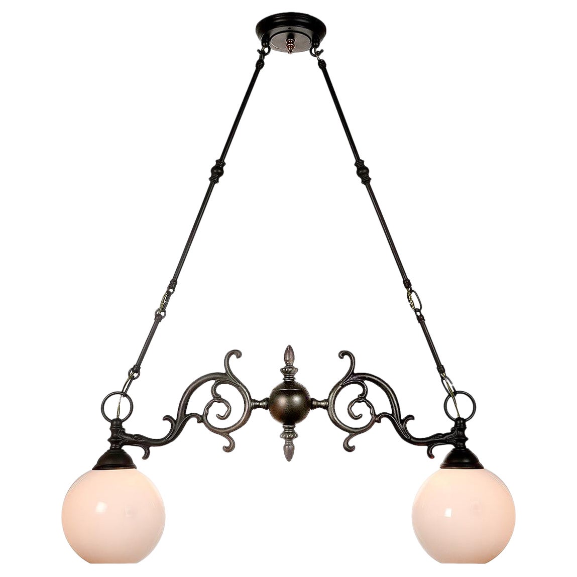Candelabro Clásico de Doble Globo de Vidrio Vaselinado