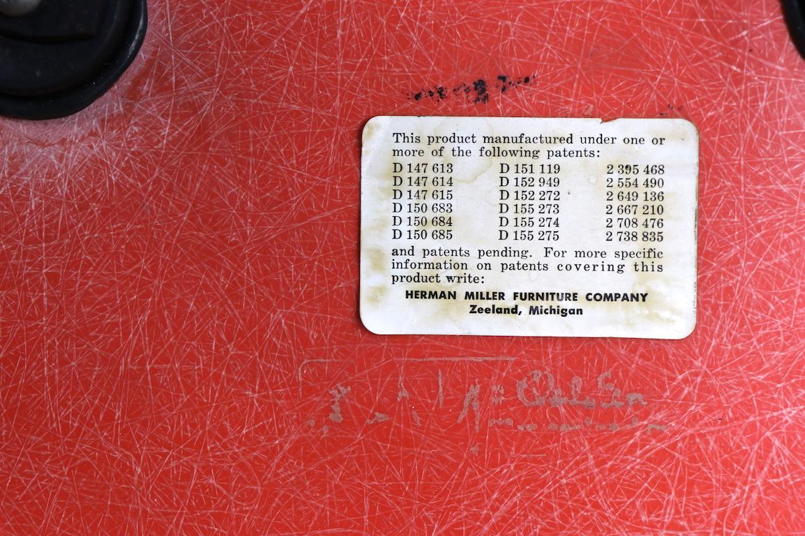 Classic Eames Fiberglass Chair 4