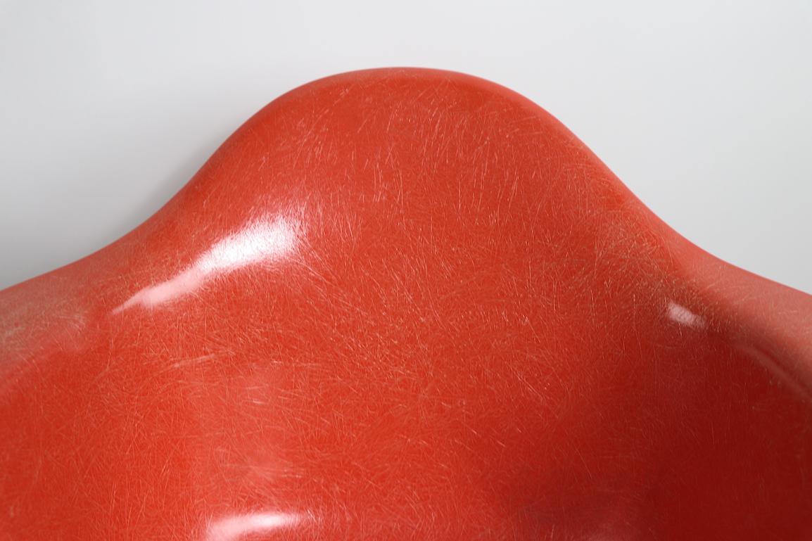 American Classic Eames Fiberglass Chair