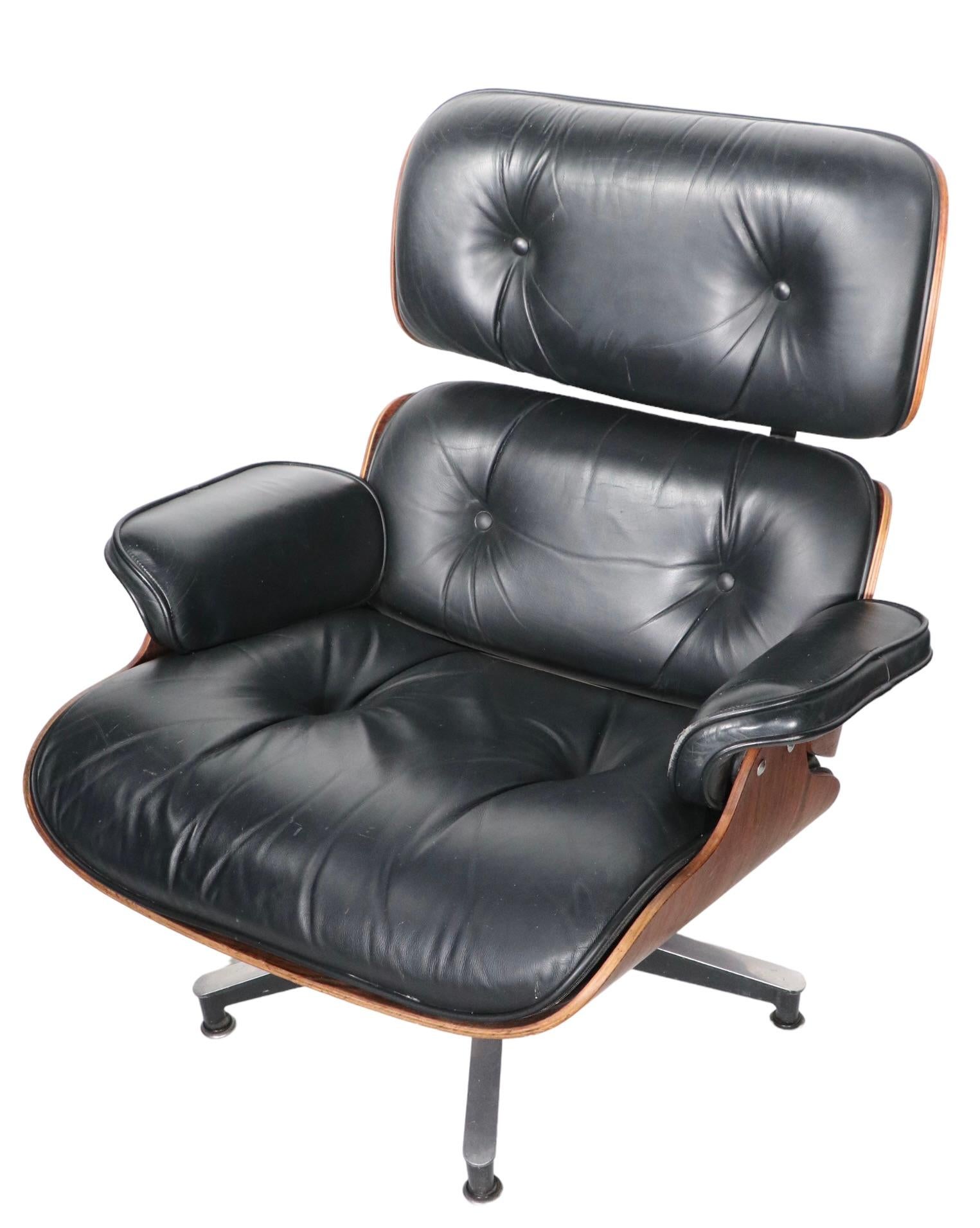 Classic Eames for Herman Miller Lounge Chair and Ottoman in Rosewood and Leather For Sale 11