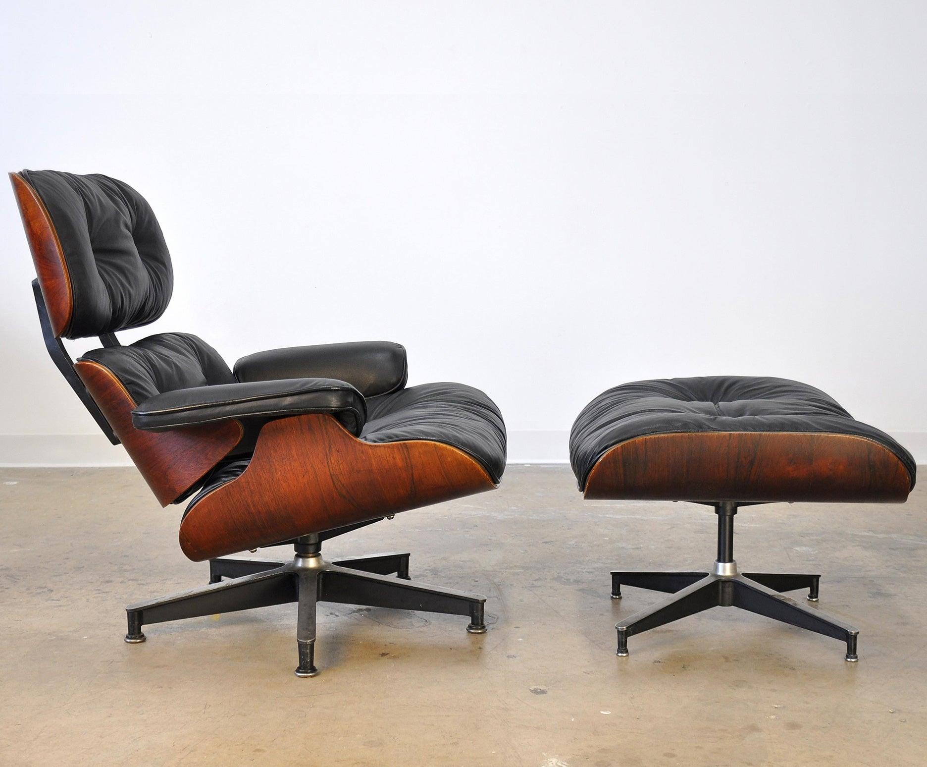 Classic Eames Swiveling Lounge Chair & Ottoman (Handgefertigt) im Angebot