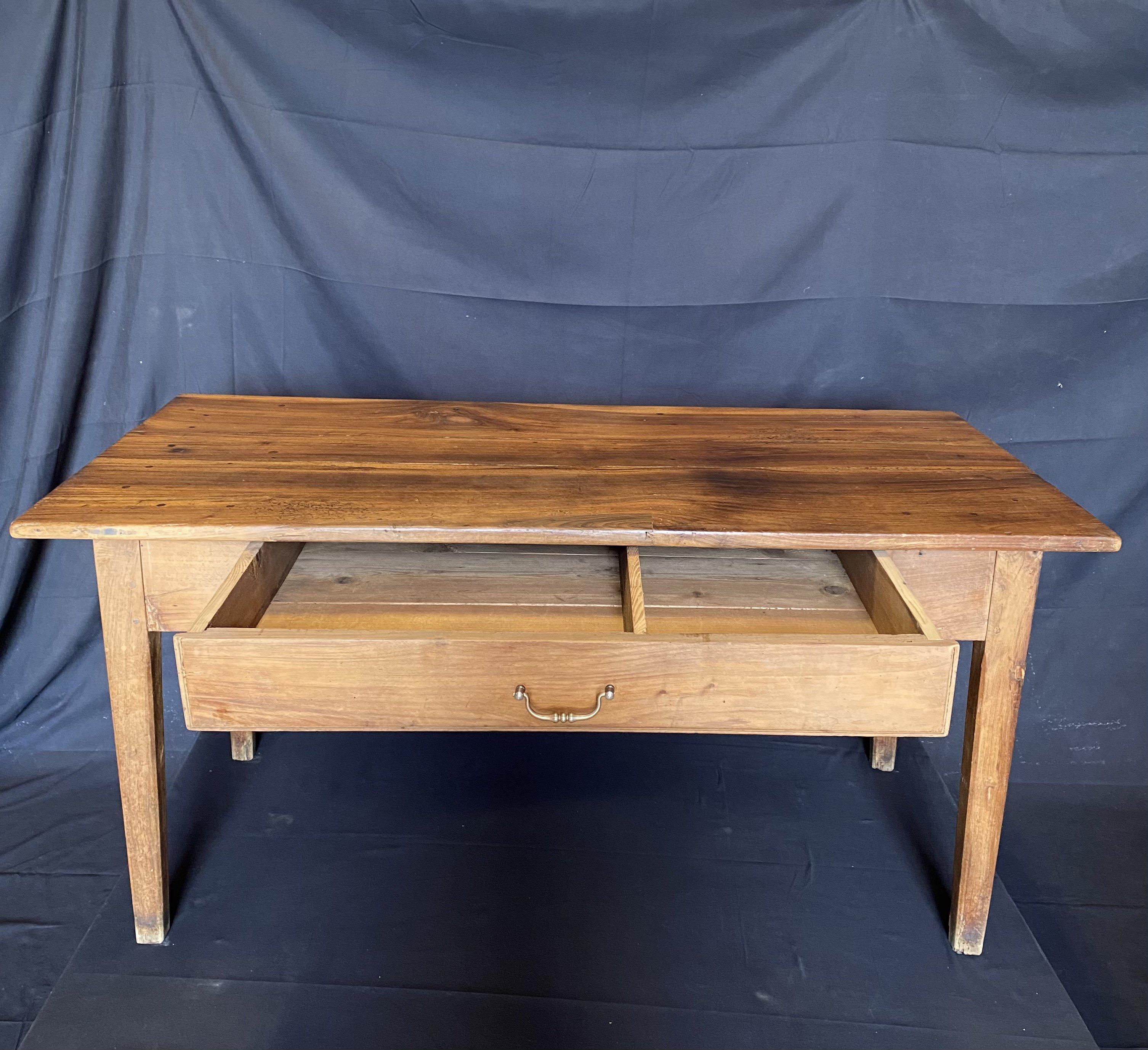 Classic Early 19th Century Walnut Dining Table or Desk 1