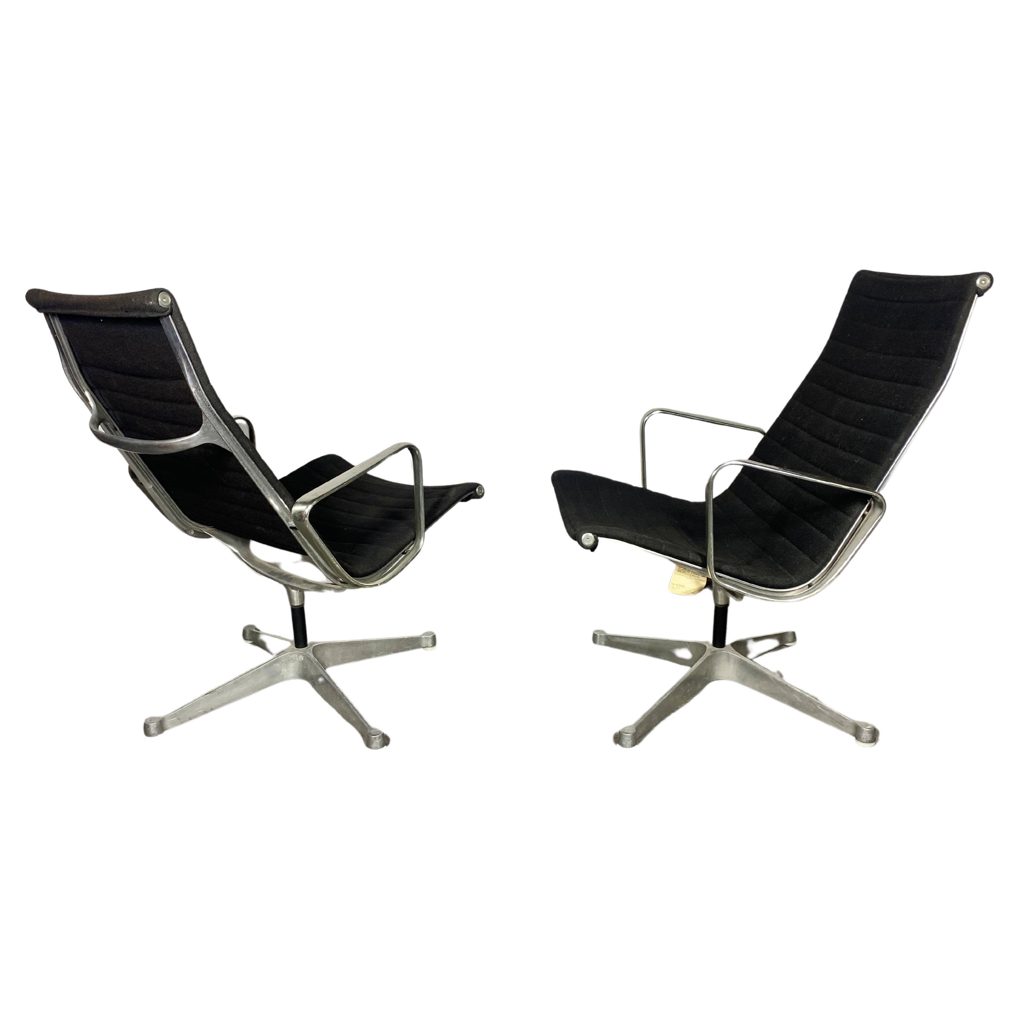 Classic early production Eames / Herman Miller Aluminum Group Lounge Chairs  For Sale