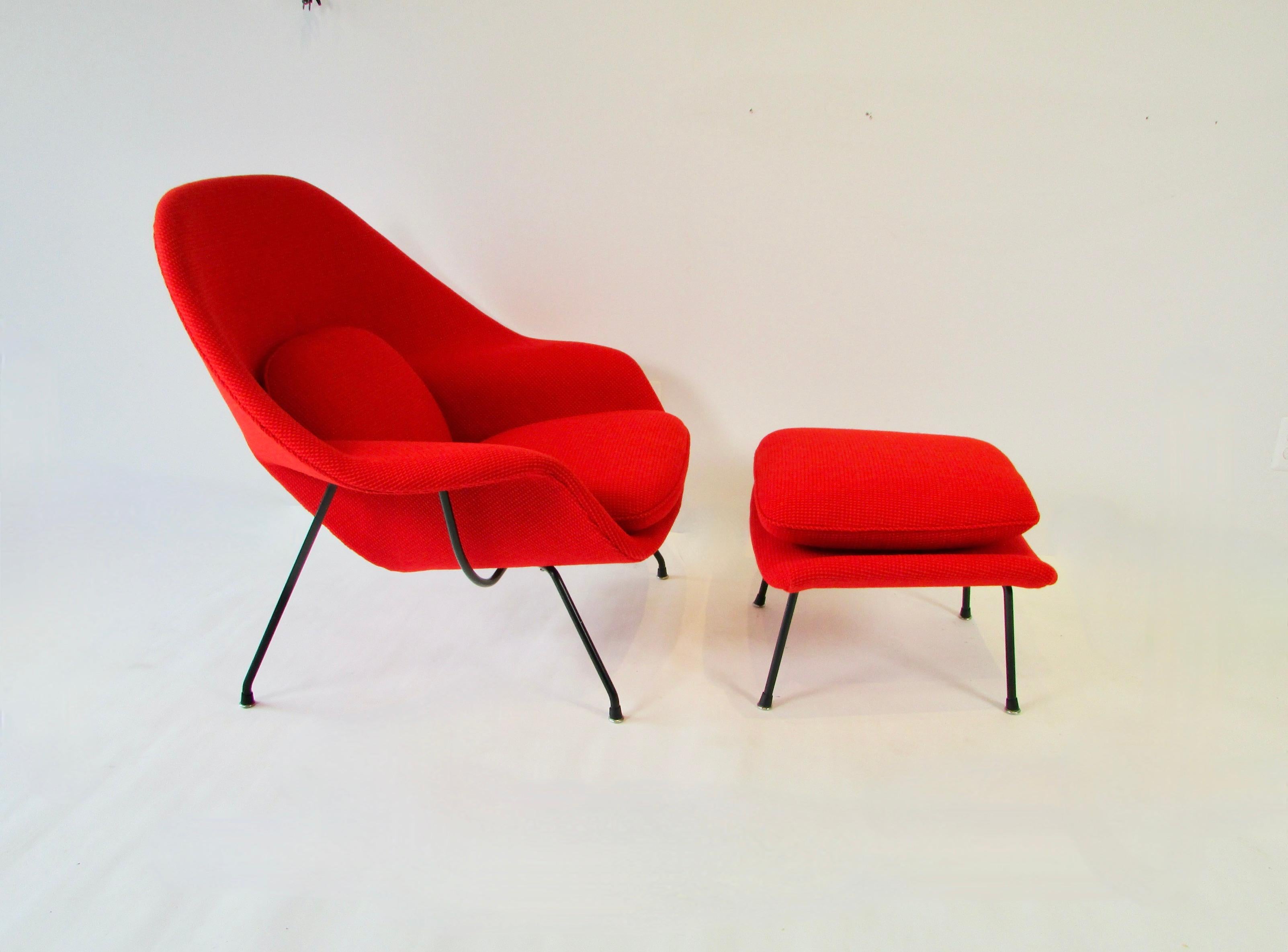 Classic Early Production Eero Saarinen for Knoll Womb Chair with Ottoman (Chaise en forme d'utérus) en vente 2