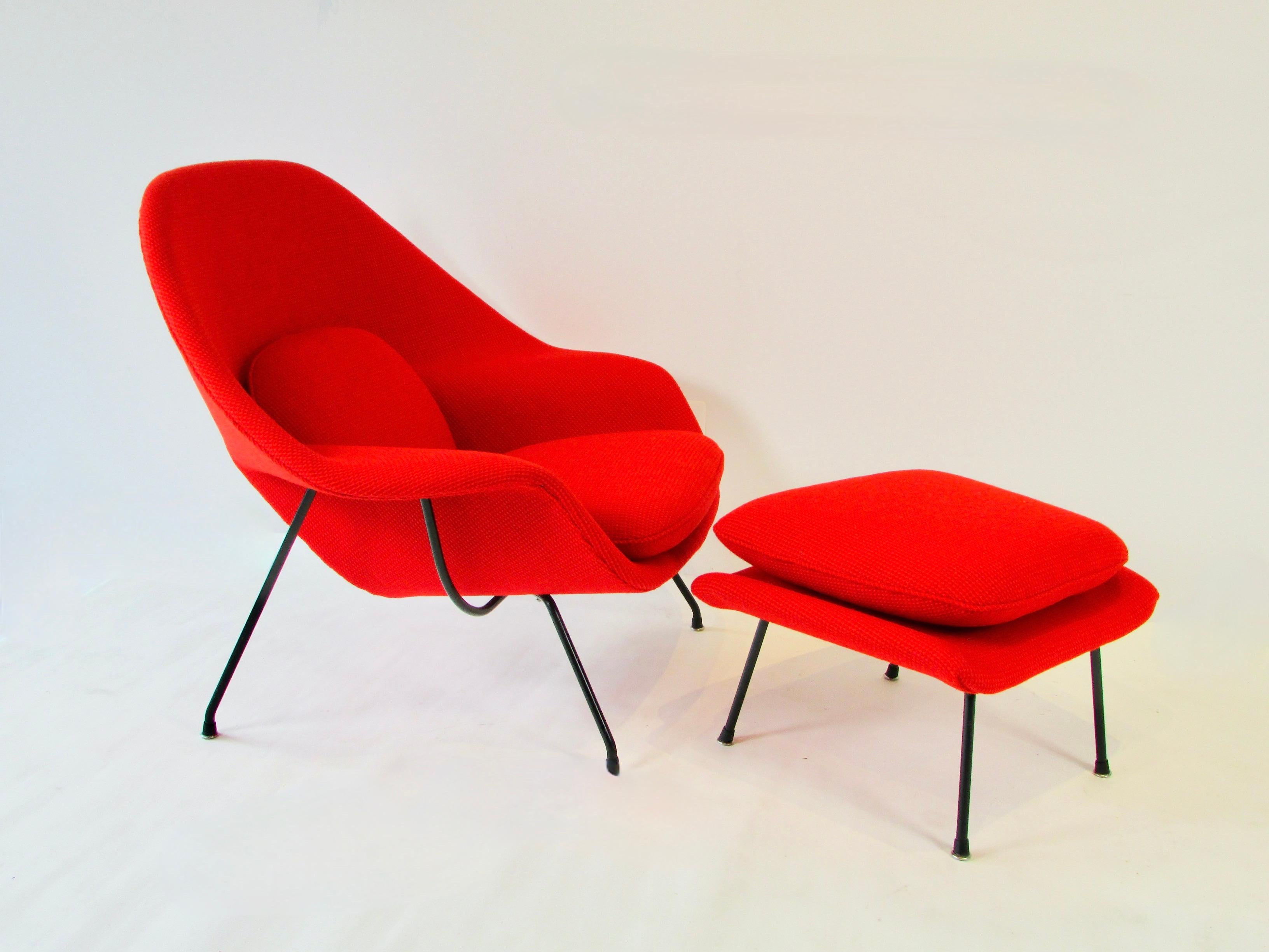 Classic Early Production Eero Saarinen for Knoll Womb Chair with Ottoman For Sale 4