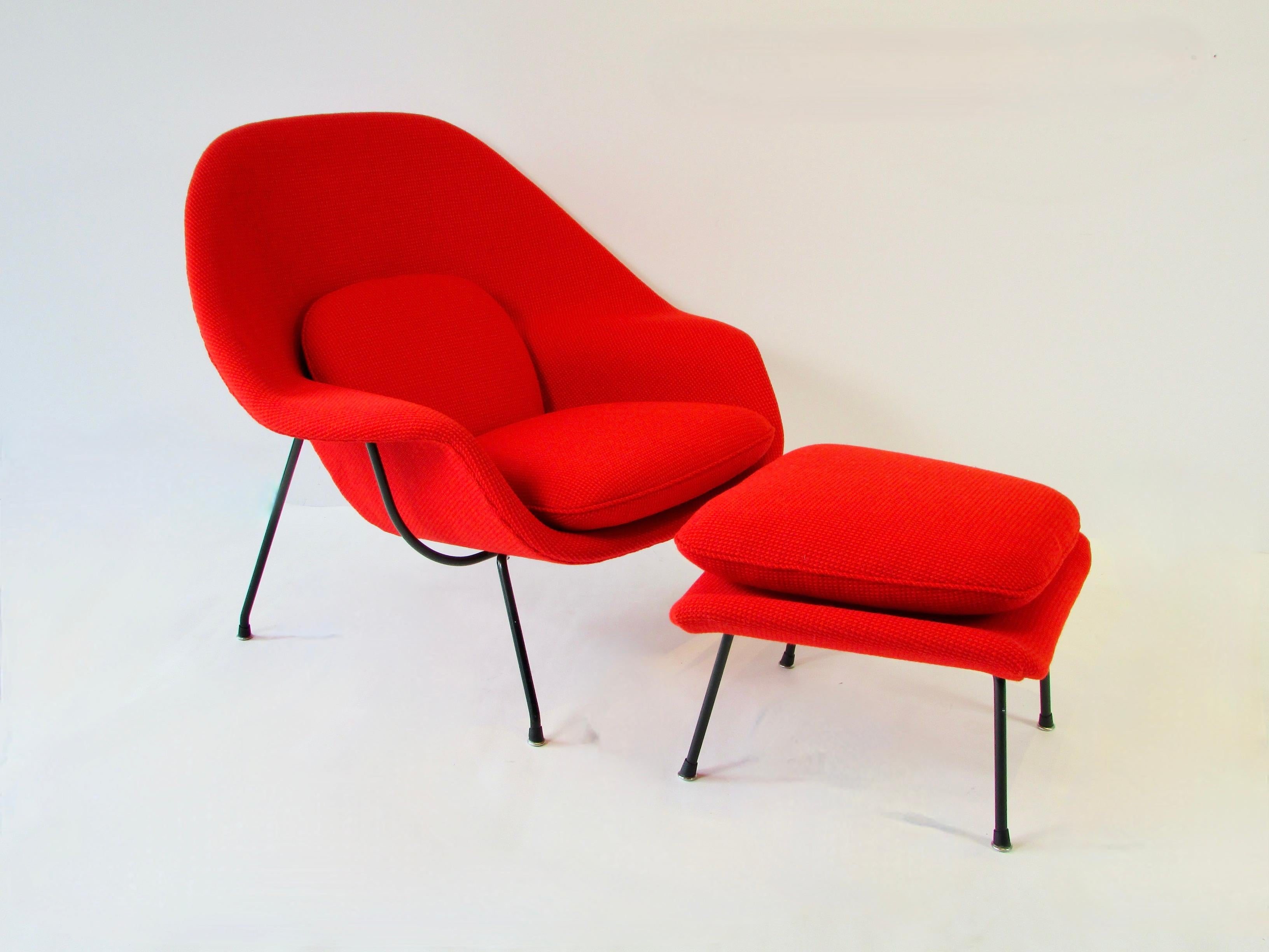 Classic Early Production Eero Saarinen for Knoll Womb Chair with Ottoman For Sale 5