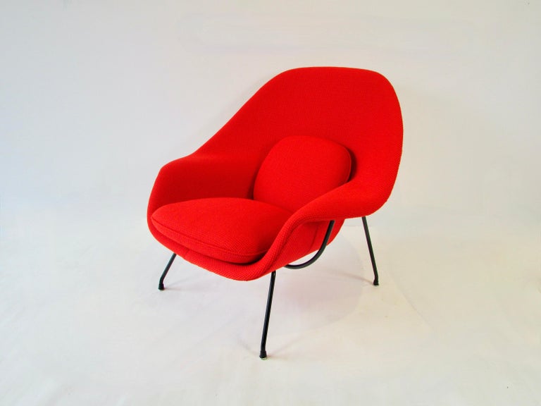 20th Century Classic Early Production Eero Saarinen for Knoll Womb Chair with Ottoman For Sale