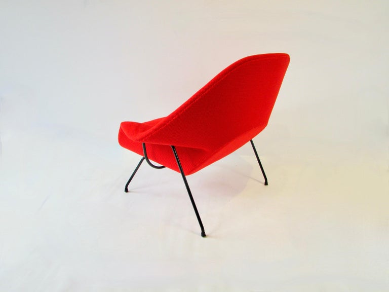 Steel Classic Early Production Eero Saarinen for Knoll Womb Chair with Ottoman For Sale