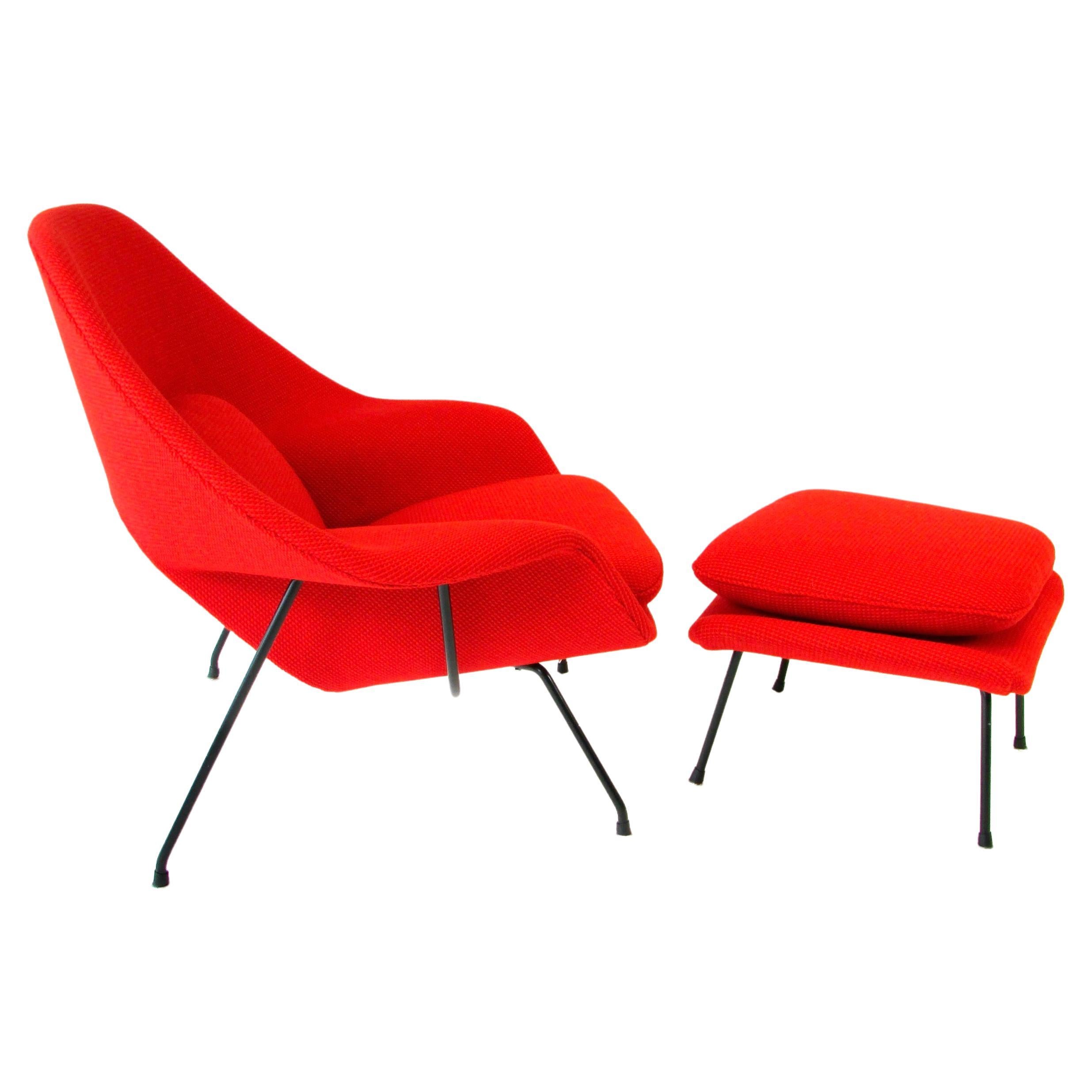 Classic Early Production Eero Saarinen for Knoll Womb Chair with Ottoman