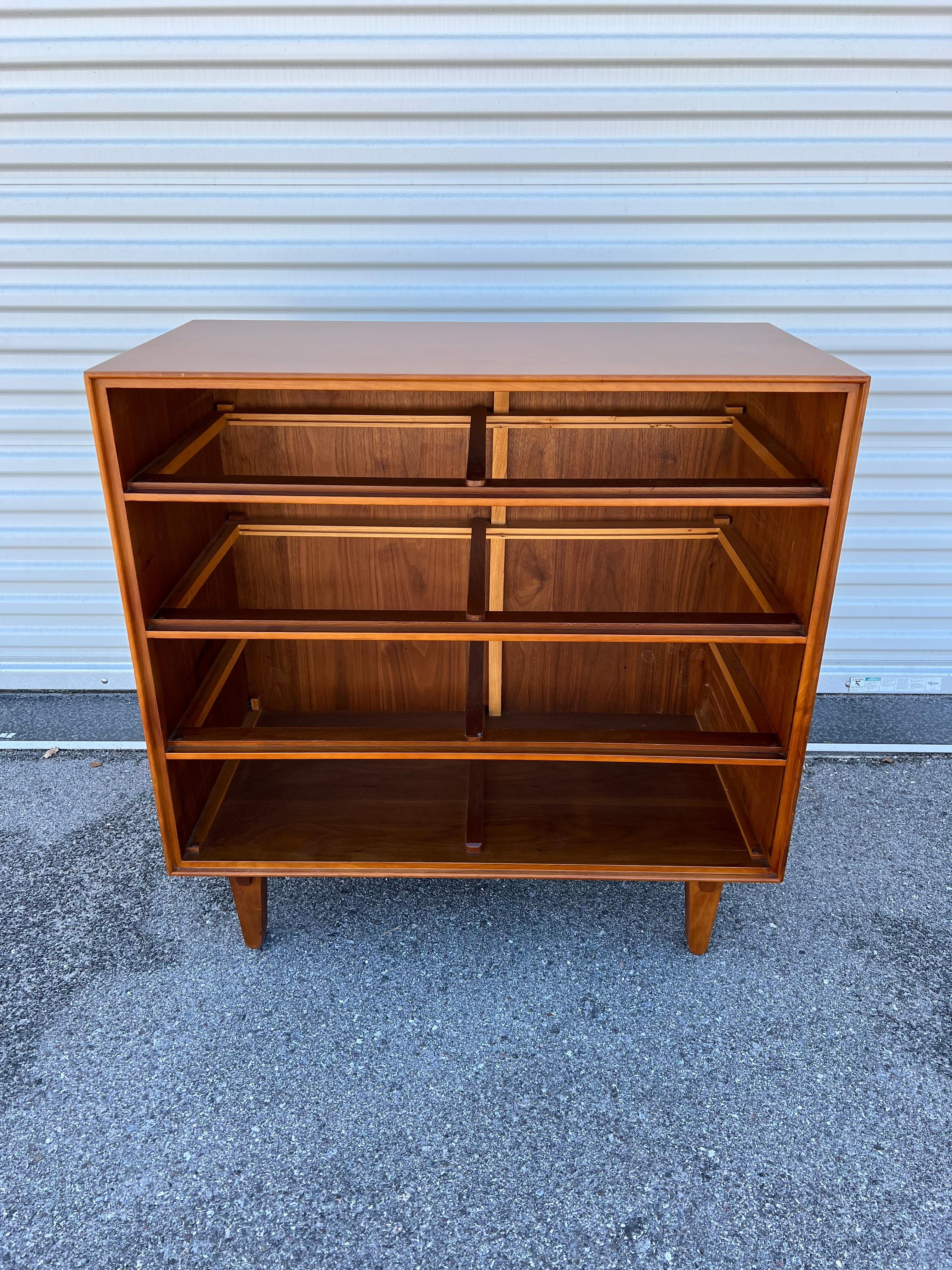 Classic Edward Wormley for Dunbar Chest of Drawers/ Dresser For Sale 4