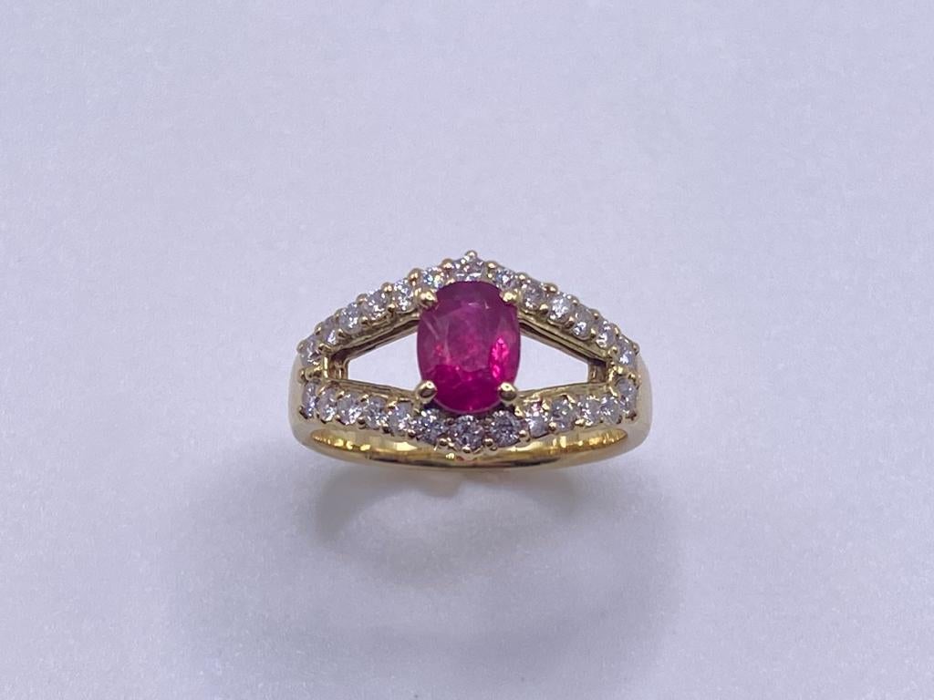 British Colonial Classic & Elegant Bochic 18 Yellow Gold Cluster Diamond & Pink Sapphire Ring  For Sale