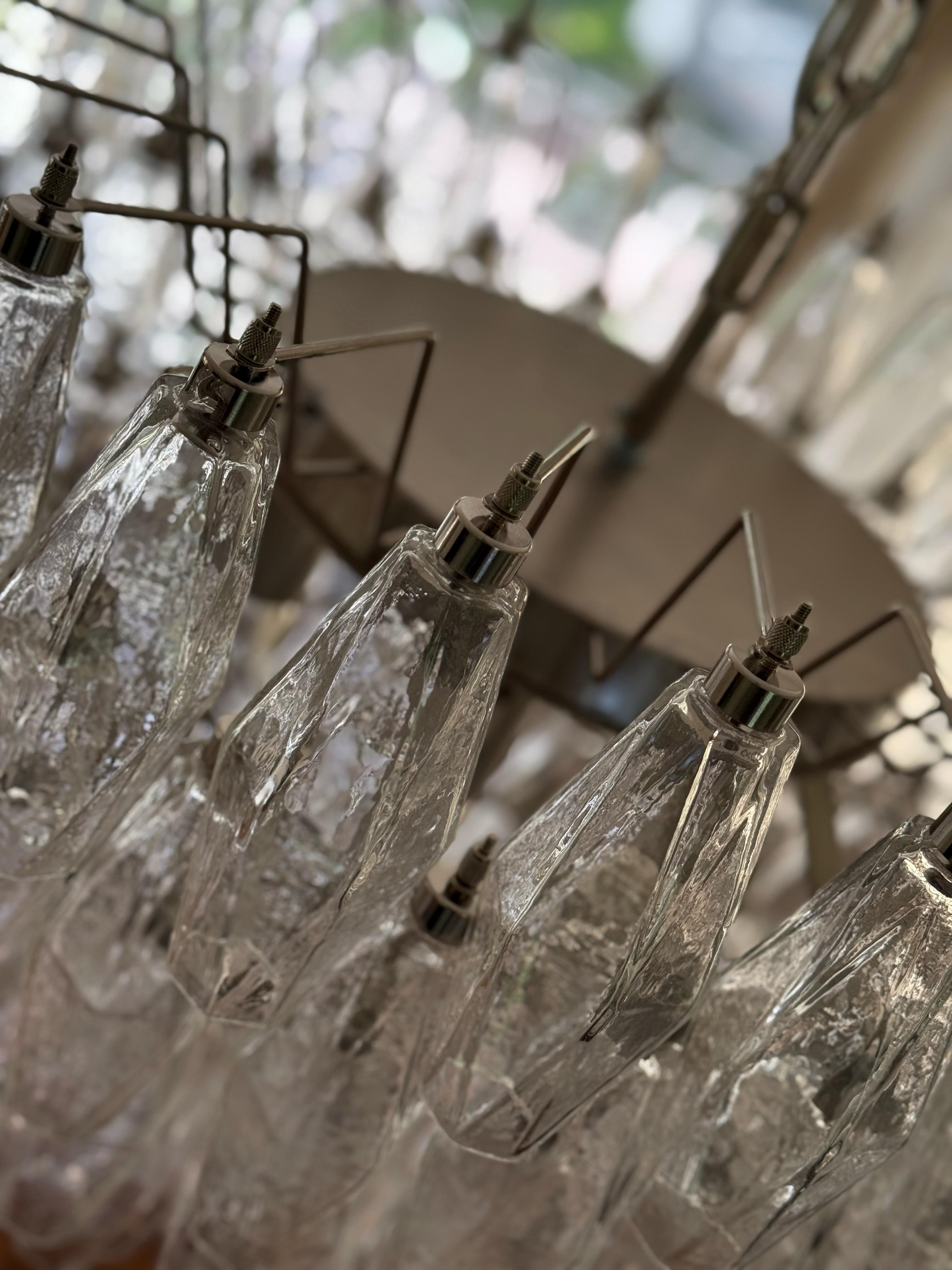Verre Lustre classique et élégant de Murano avec des prismes Poliedri transparents. en vente