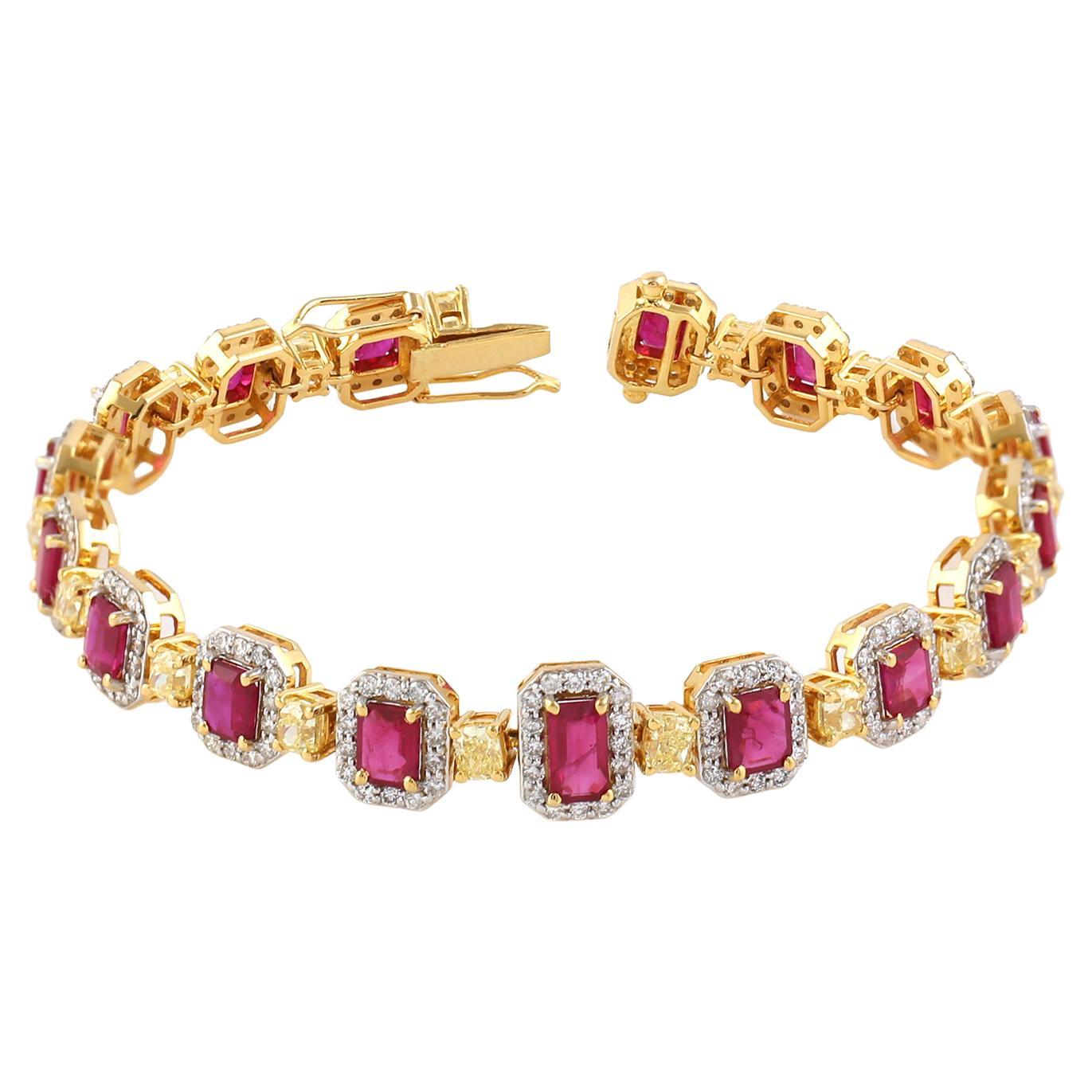 Classic Emerald Cut Ruby Tennis Bracelet with Diamonds Made in 18K Yellow Gold For Sale