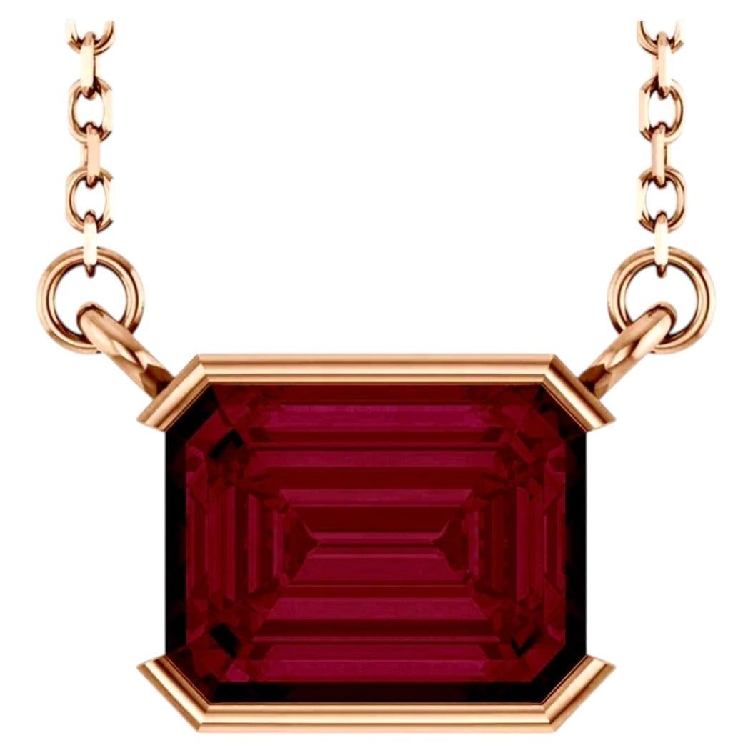 Classic Emerald-Cut Solitaire Pendant Necklace Natural Red spinel Rose Gold For Sale