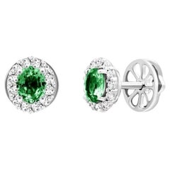 Boucles d'oreilles classiques pour elle en or blanc 14K avec émeraude et diamant