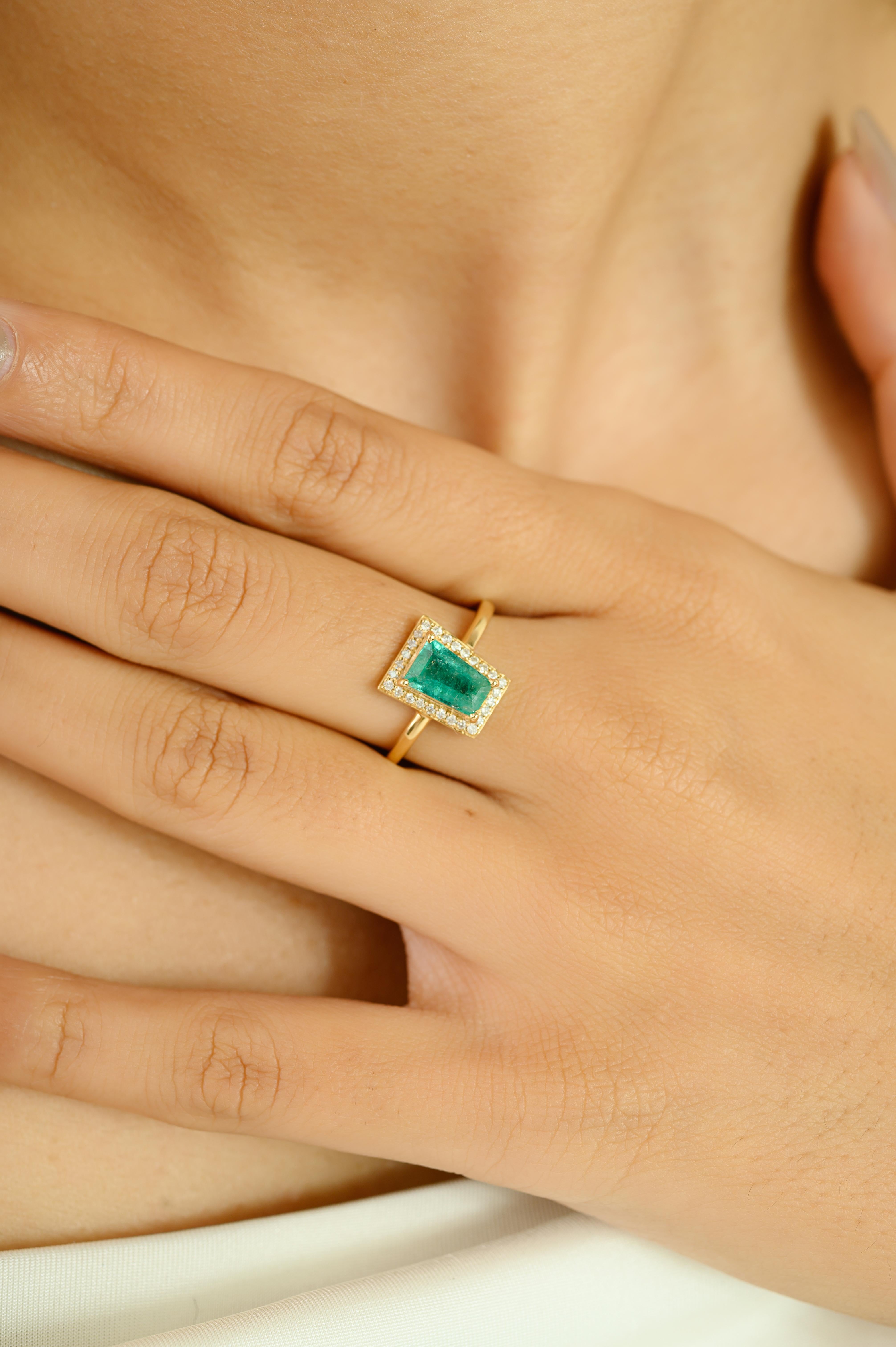 For Sale:  Classic Emerald & Diamond Halo Ring in 18k Yellow Gold Perfect Graduation Gift 10