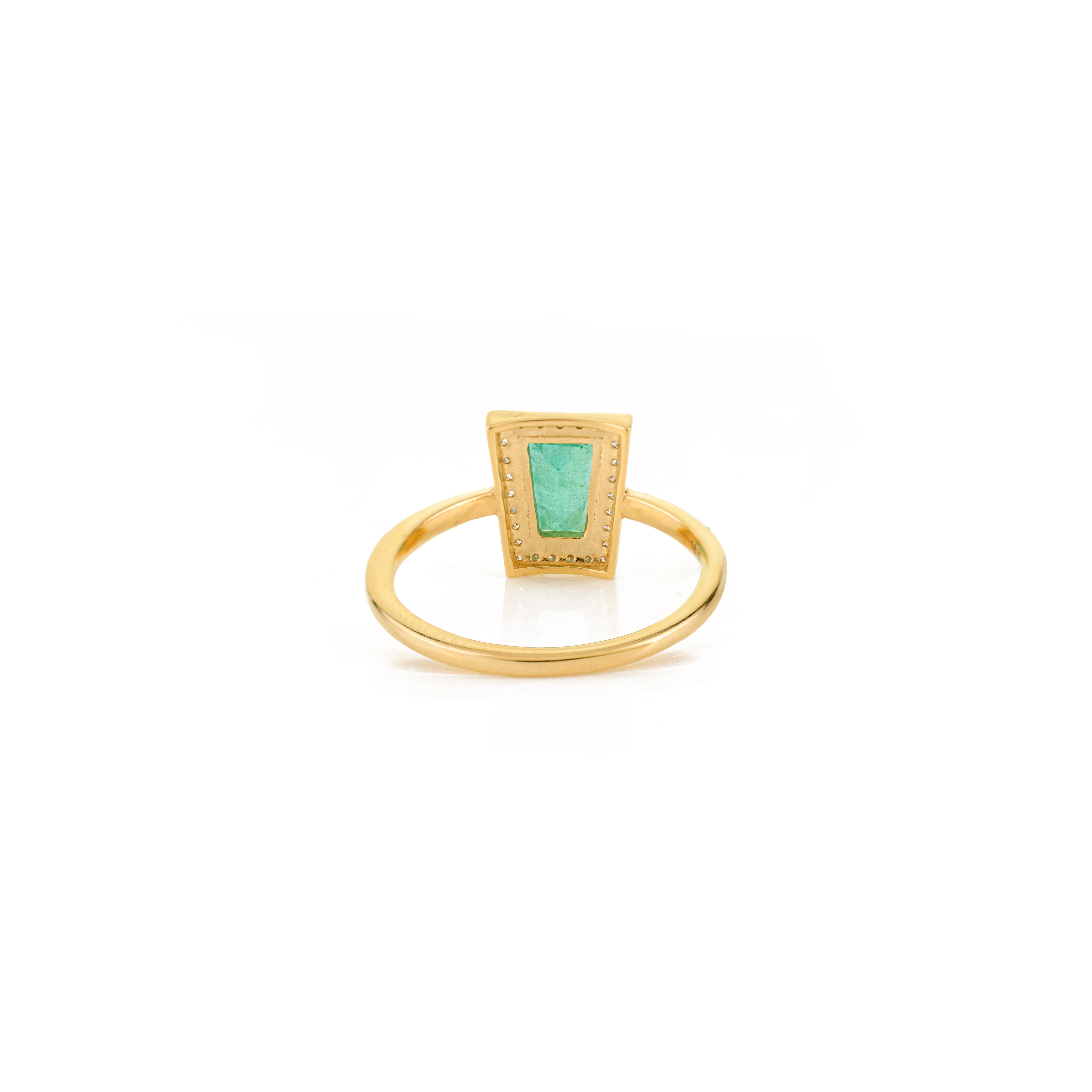 For Sale:  Classic Emerald & Diamond Halo Ring in 18k Yellow Gold Perfect Graduation Gift 9